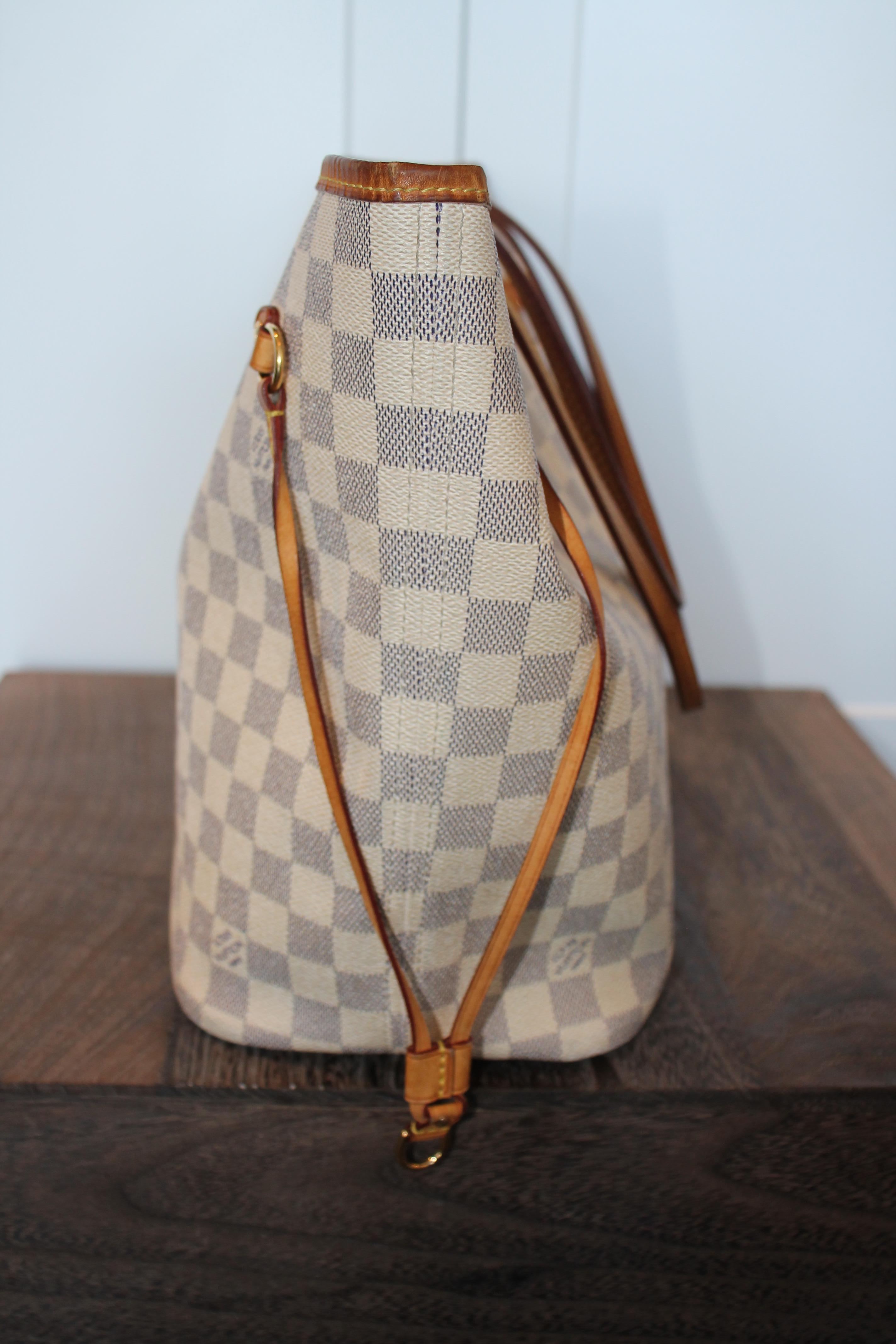 Louis Vuitton Neverfull MM In Good Condition For Sale In Roslyn, NY