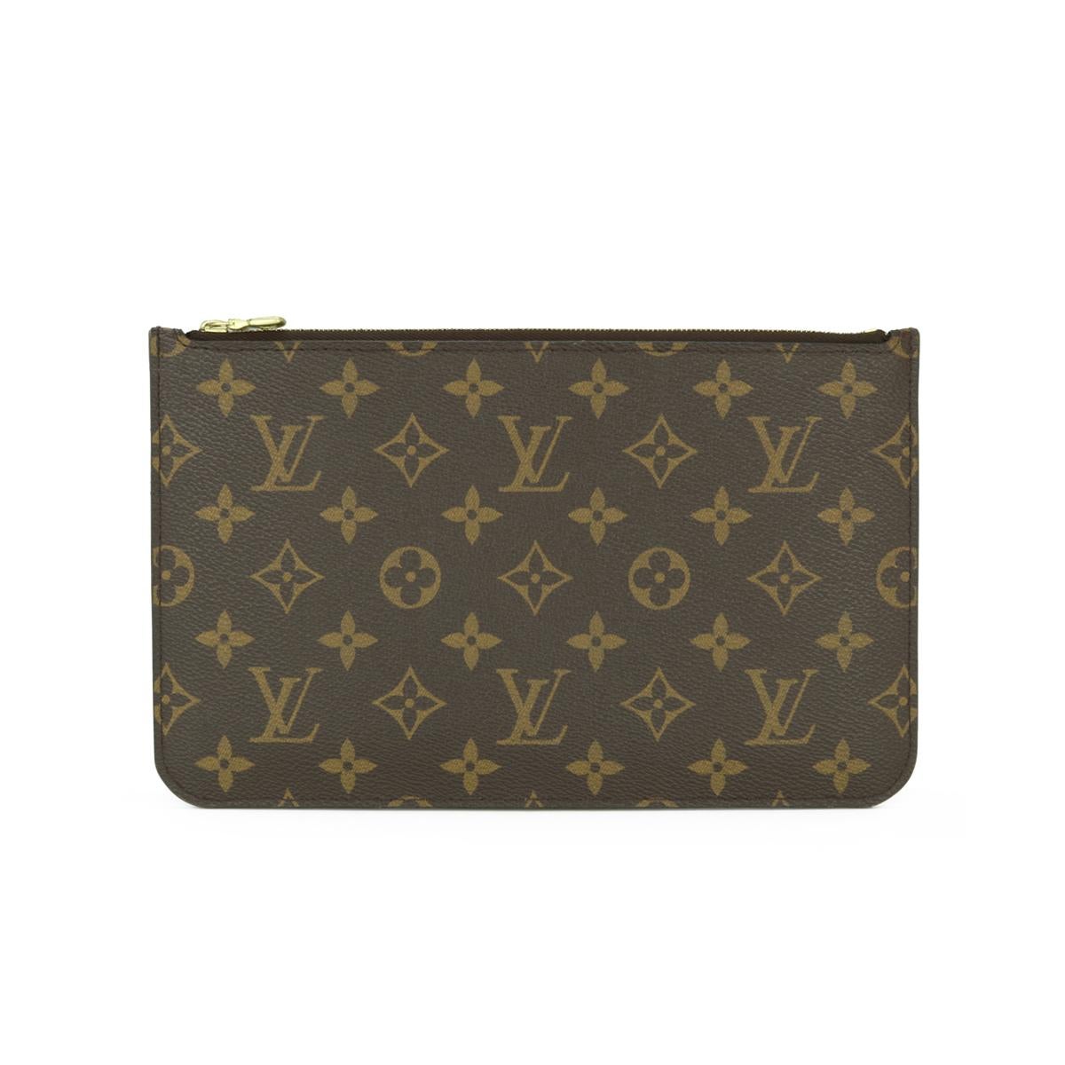 Louis Vuitton Neverfull MM Zip Pochette Pouch in Monogram with Beige Interior 2016.

This pouch is in good condition. 

- Exterior Condition: Good condition. There is inking wear to the corners and two topside endpoints. The calfskin vachette strap