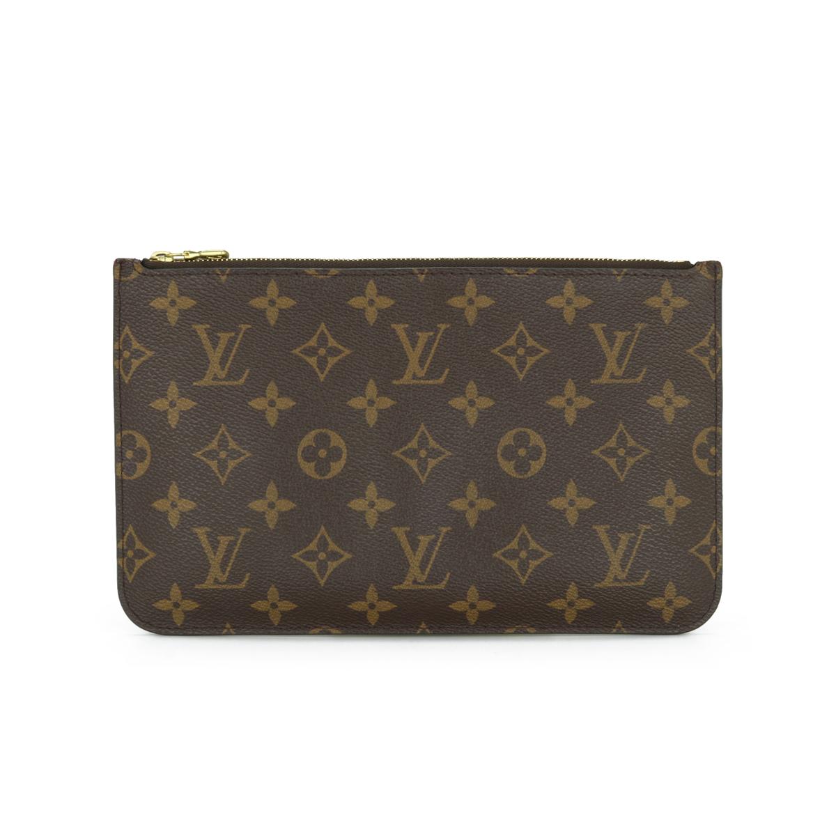 Louis Vuitton Neverfull MM Zip Pochette Pouch in Monogram with Beige Interior 2017.

This pouch is in good condition. 

- Exterior Condition: Good condition. The outside of the pouch shows signs of wear. There is inking wear to the corners and two