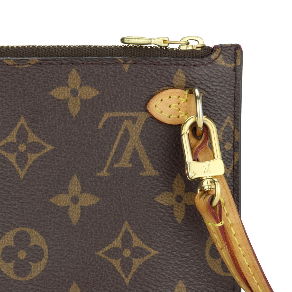 Louis Vuitton Neverfull MM Pochette Pouch in Monogram with Beige Interior 2017 In Good Condition In Huddersfield, GB