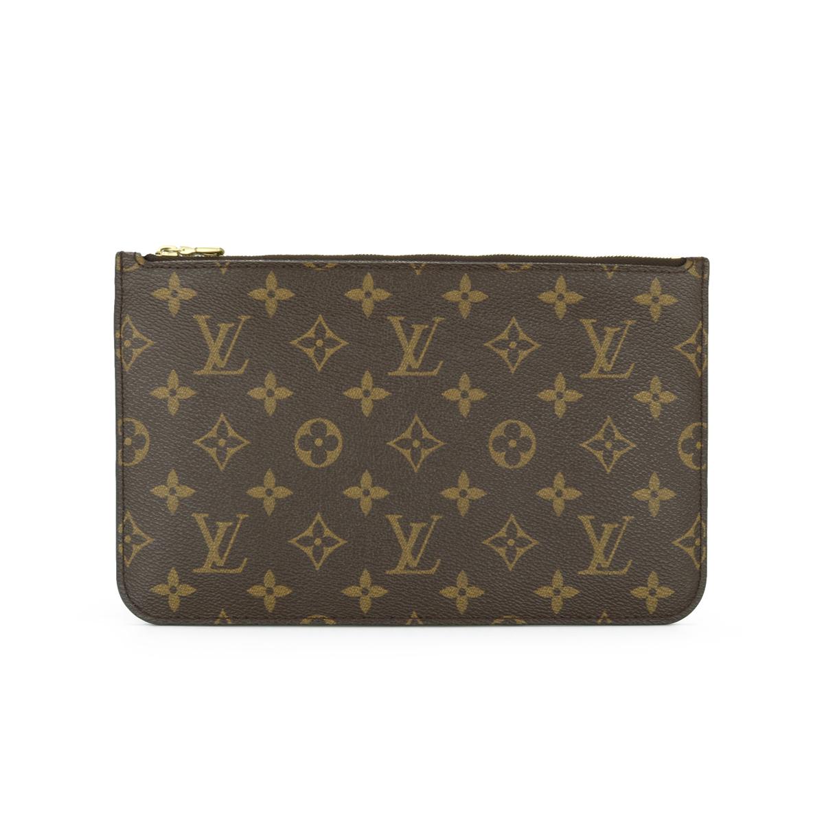 Louis Vuitton Neverfull MM Zip Pochette Pouch in Monogram with Beige Interior 2018.

This pouch is in very good condition. 

- Exterior Condition: Very good condition. The outside of the pouch shows minor signs of wear. There is inking wear to the