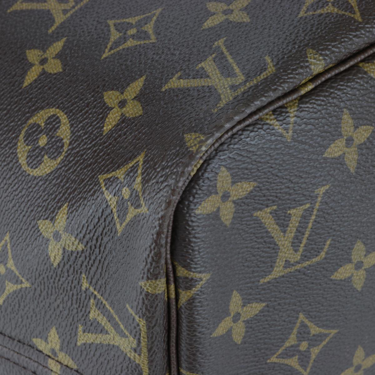 Louis Vuitton Neverfull MM Tote in Monogram with Beige Interior 2018 For Sale 2