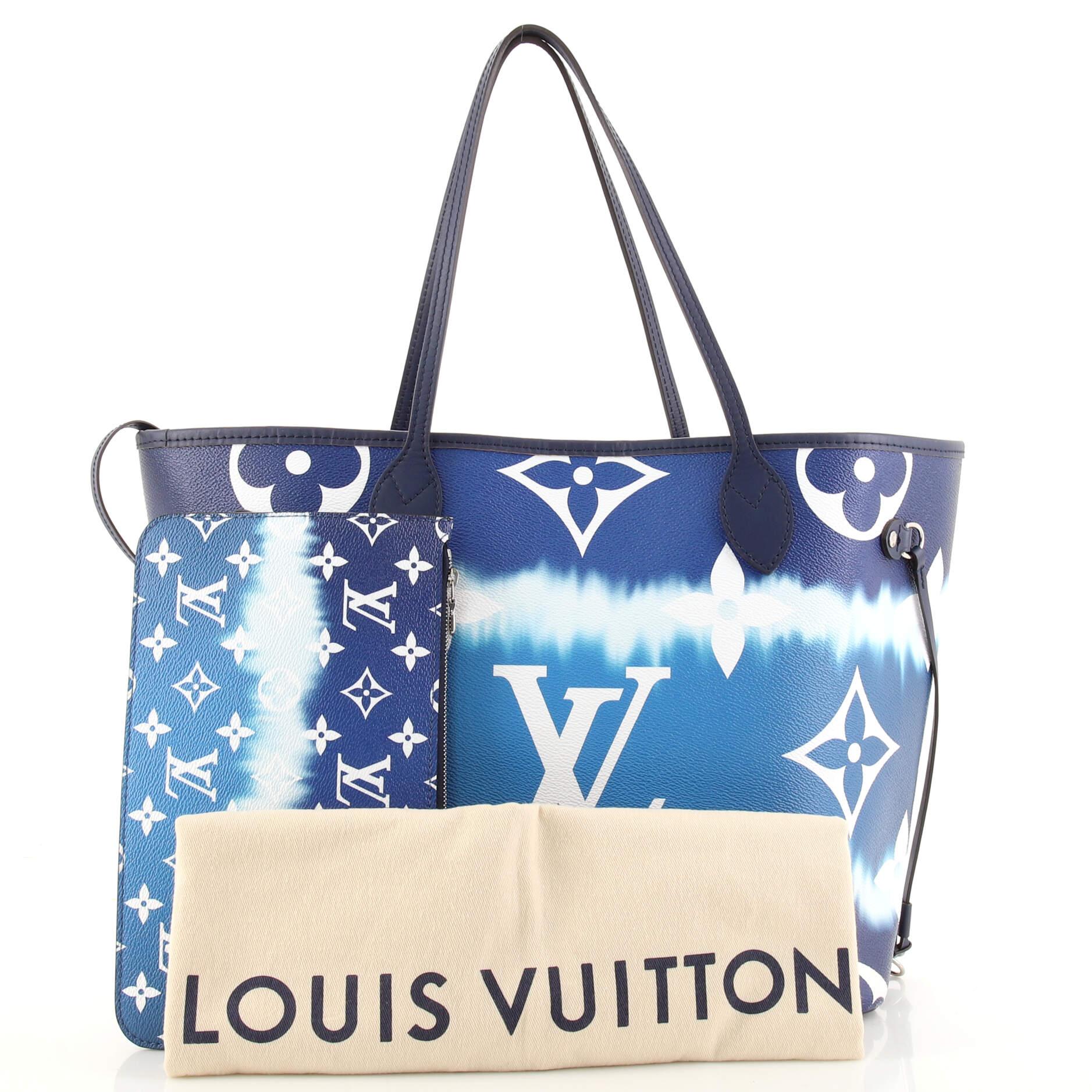 Condition: Very good. Minor wear on exterior trims and handles, cracking on handle wax edges, light wear and small marks in interior, scratches on hardware.
Accessories: Pochette, Dust Bag
Measurements: Handle Drop 8