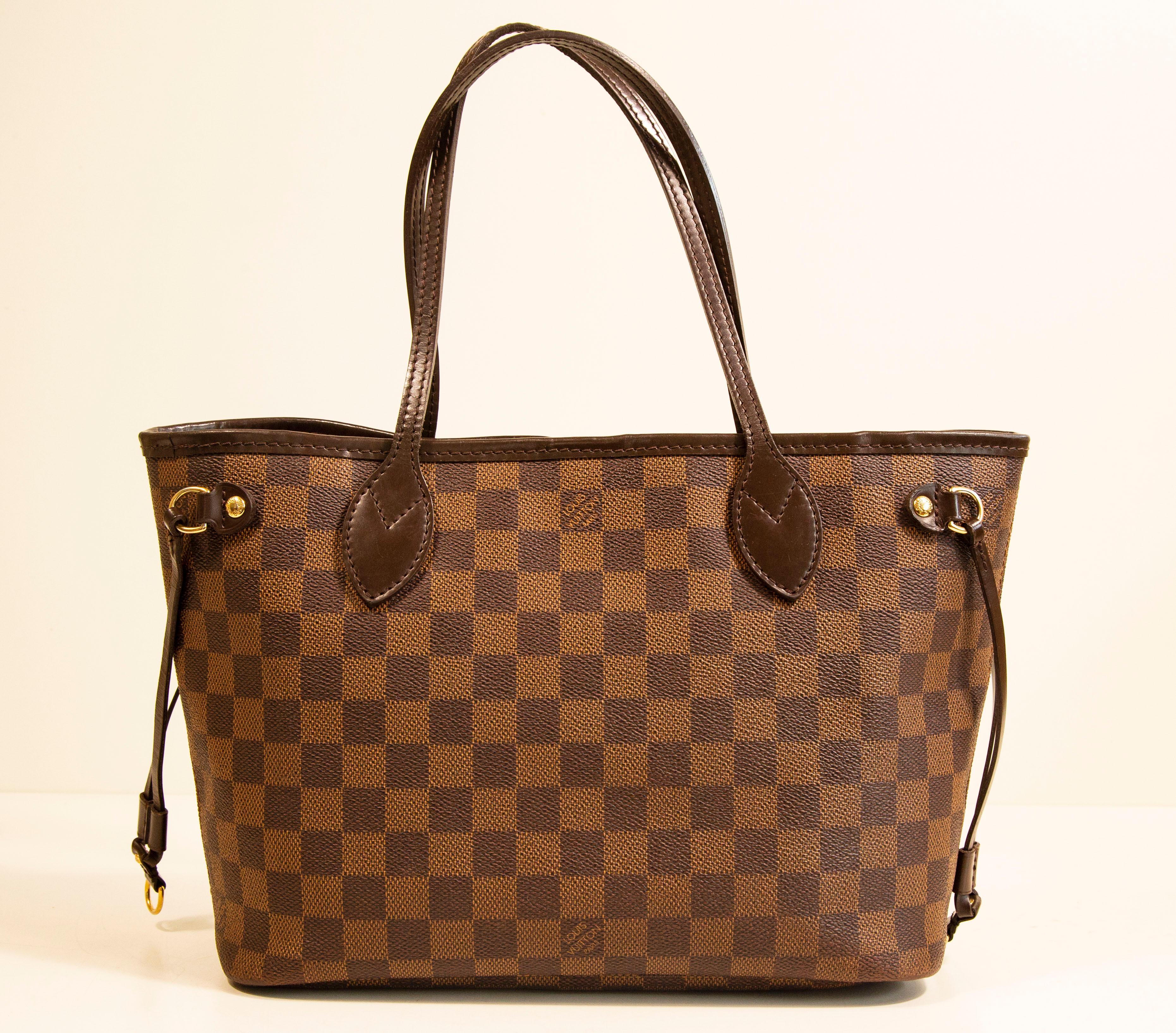 Women's Louis Vuitton Neverfull PM Tote Shoulder Bag in Damier Ebene For Sale