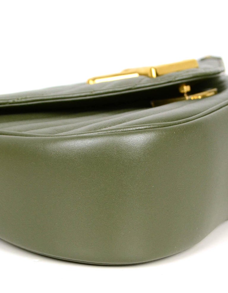 Louis Vuitton New Wave Chain MM Leather Green ref.952595 - Joli Closet