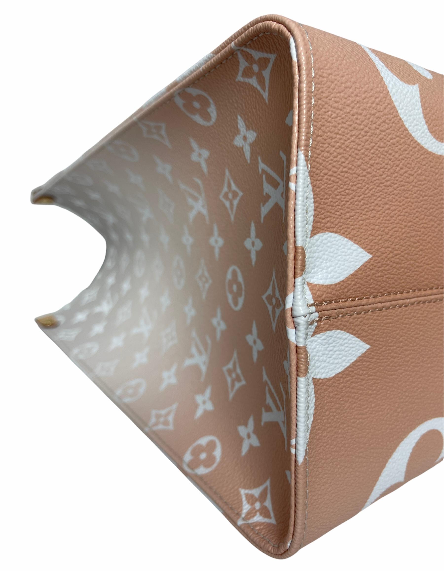 Louis Vuitton NEW 2021 Monogram Giant Brume By The Pool Onthego GM Tote Bag 1