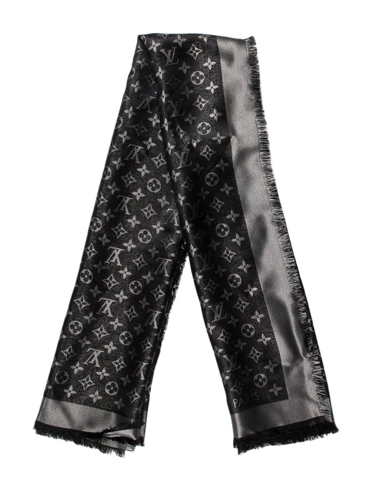 Louis Vuitton NEW Gray Black Silk Wool &#39;LV&#39; Logo Men&#39;s Women&#39;s Neck Suit Scarf For Sale at 1stdibs