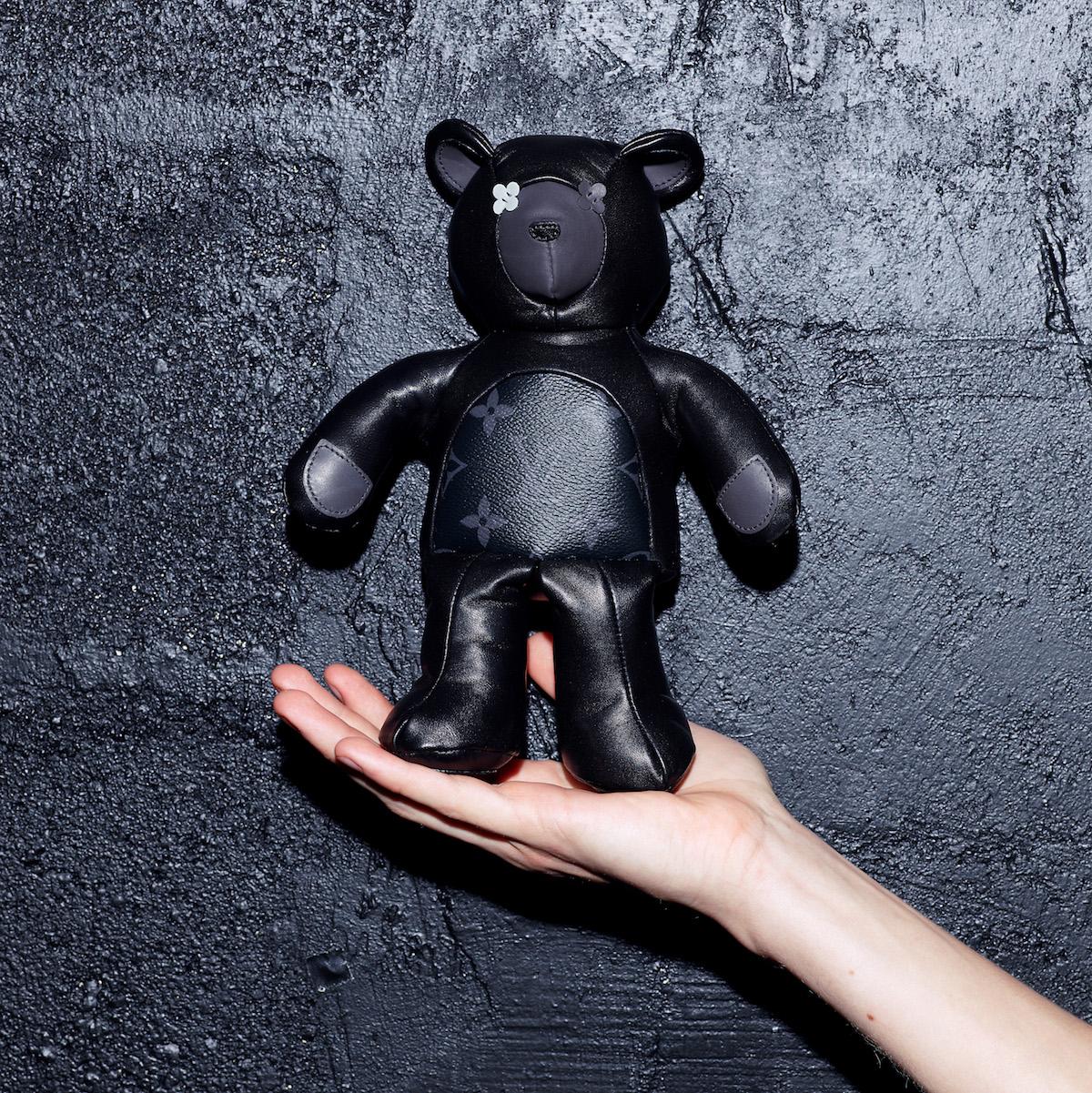 Louis vuitton doudou teddy deals bear
