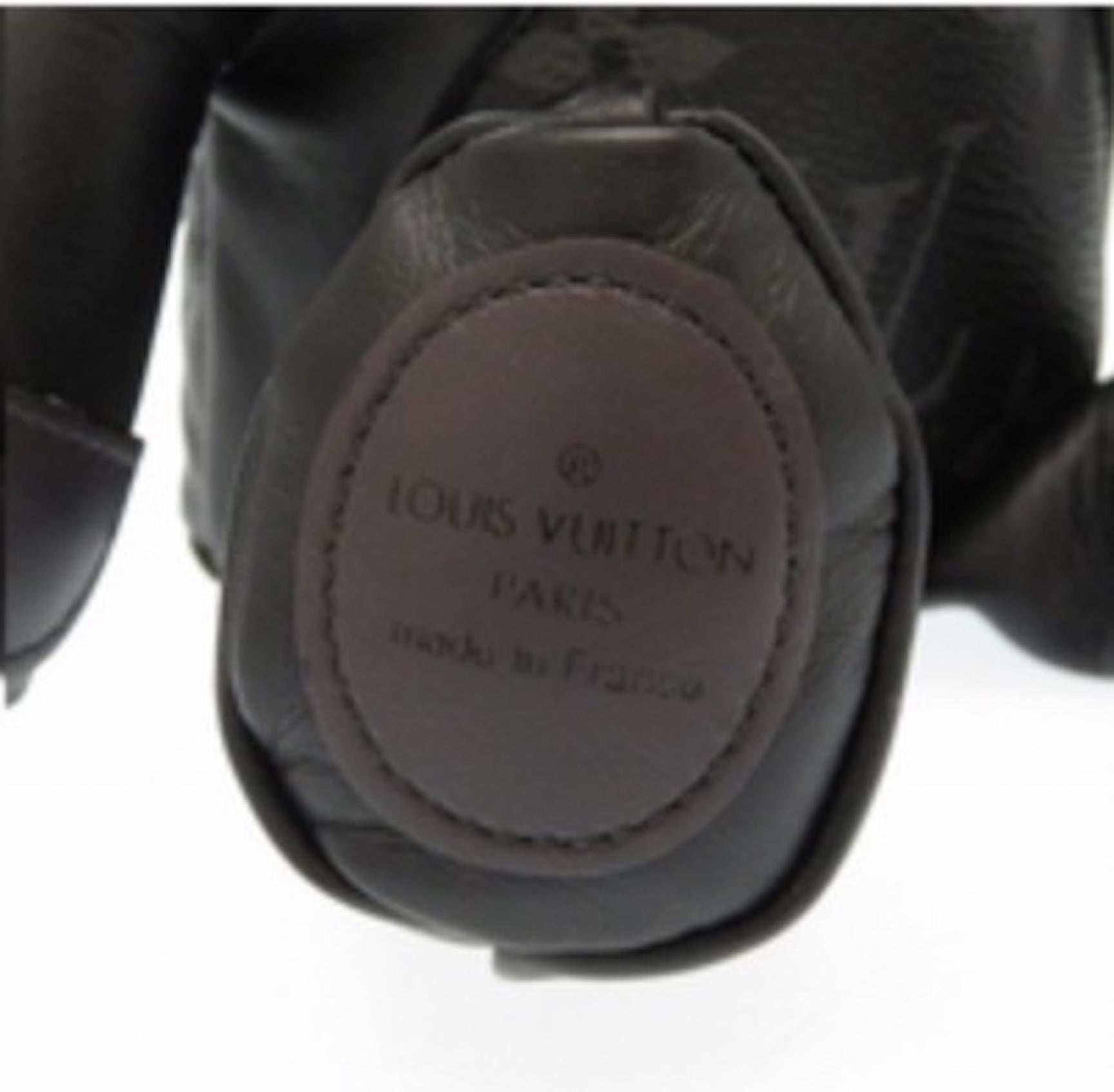 Louis Vuitton NEW Limited Edition Schwarzes Lederspielzeug Neuartiger Teddybär in Box im Angebot 2