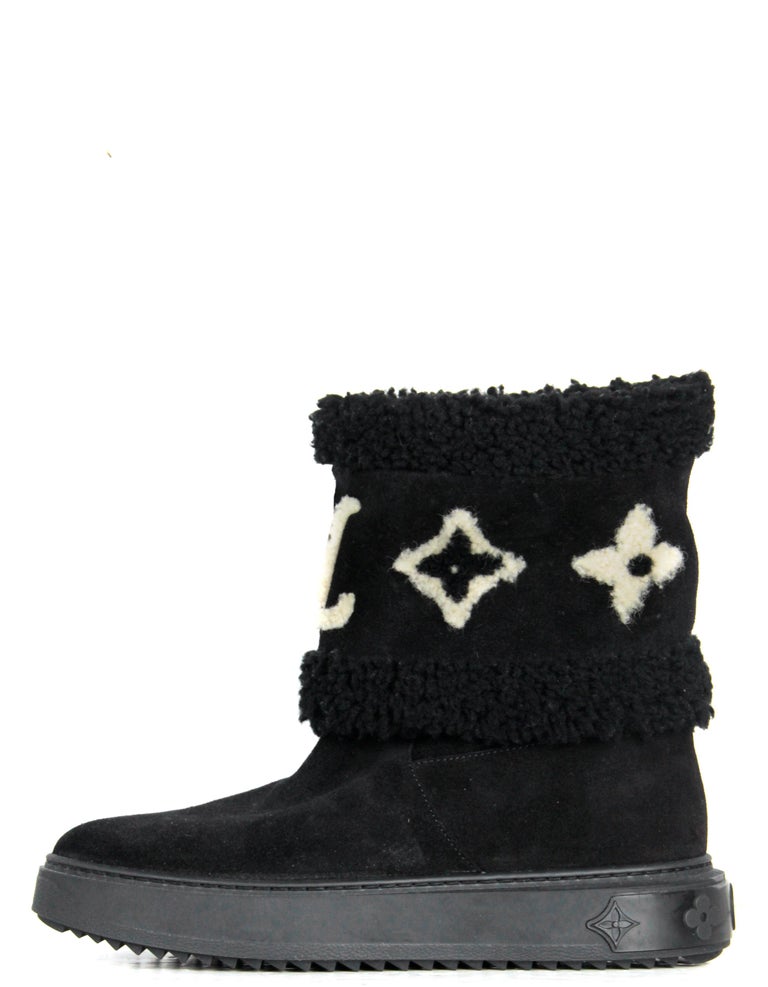 Louis Vuitton NEW Suede/Shearling Snowdrop Flat Ankle Boots sz 39 For Sale  at 1stDibs