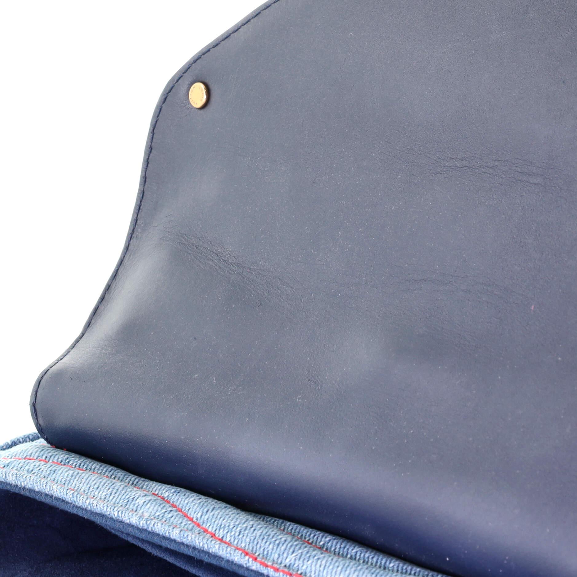 Louis Vuitton New Wave Kette Tasche Limited Edition Patches aus gestepptem Denim MM (Grau)