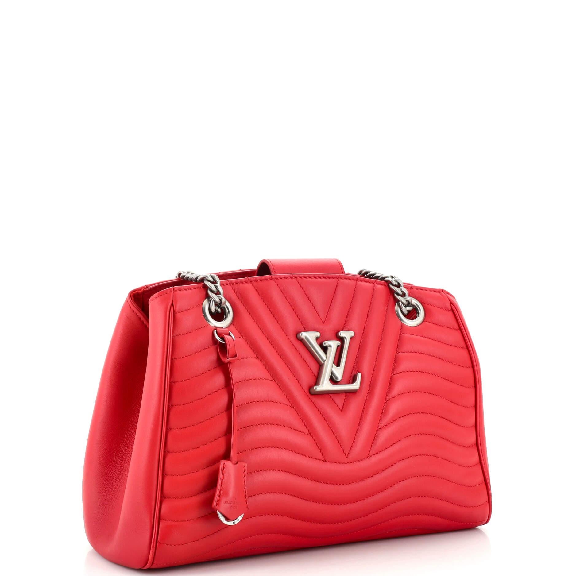 Louis Vuitton New Wave Chain Tote Quilted Leather In Good Condition In NY, NY