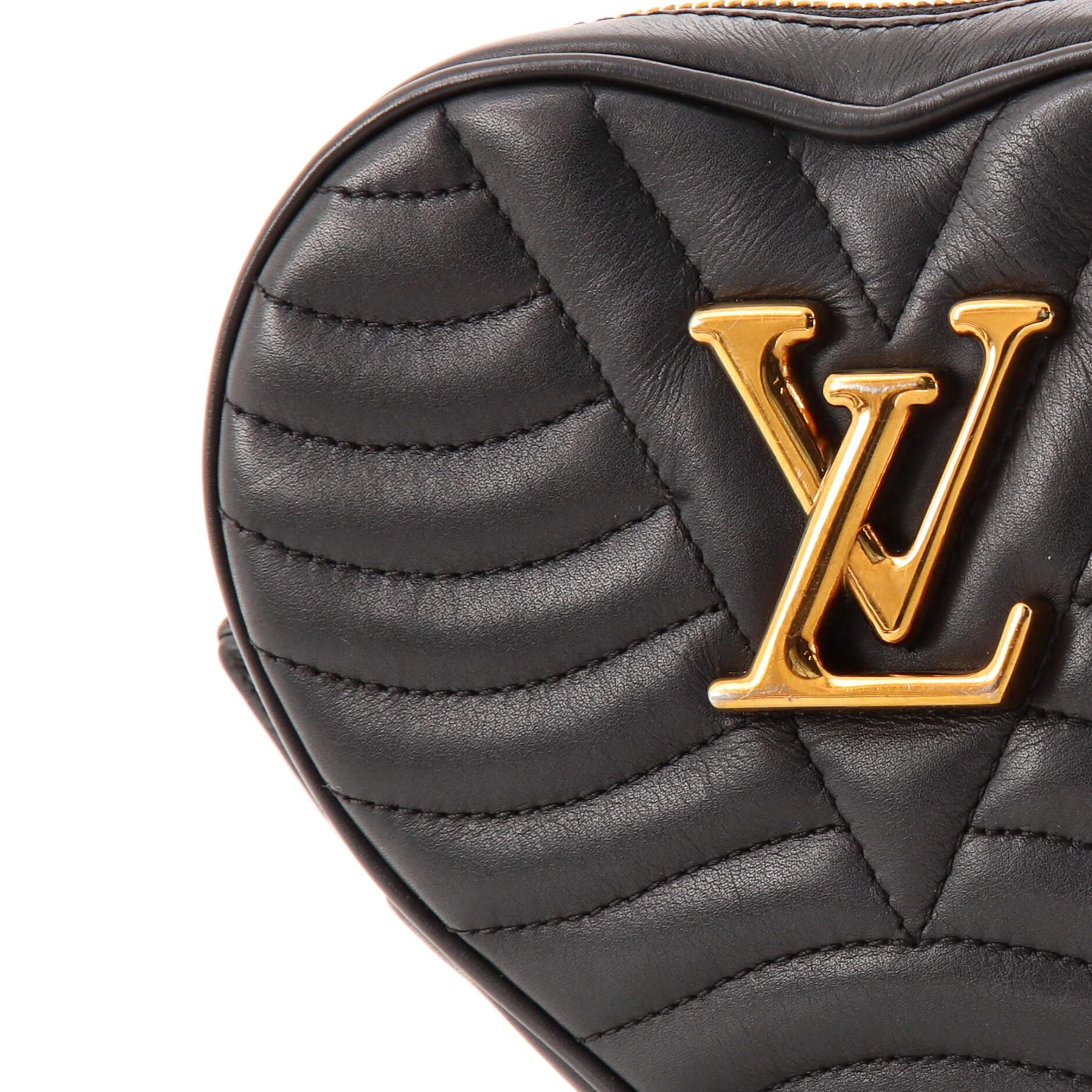 Louis Vuitton New Wave Heart Crossbody Bag Quilted Leather In Good Condition In NY, NY