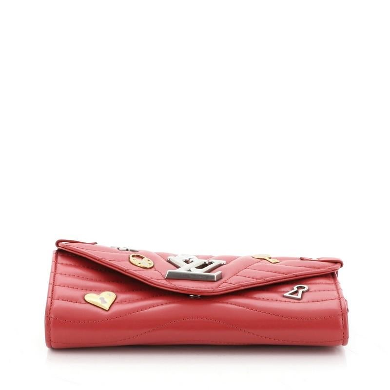 Louis Vuitton New Wave Long Portefeuille embelli en cuir matelassé Bon état à NY, NY