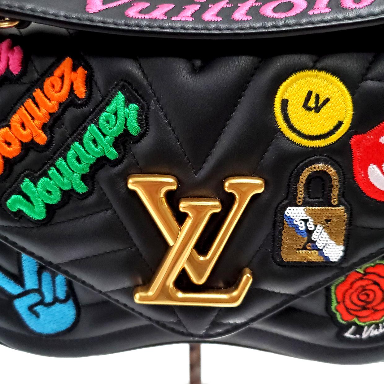 Louis Vuitton New Wave MM Black Hand Bag In Excellent Condition In Columbia, MO
