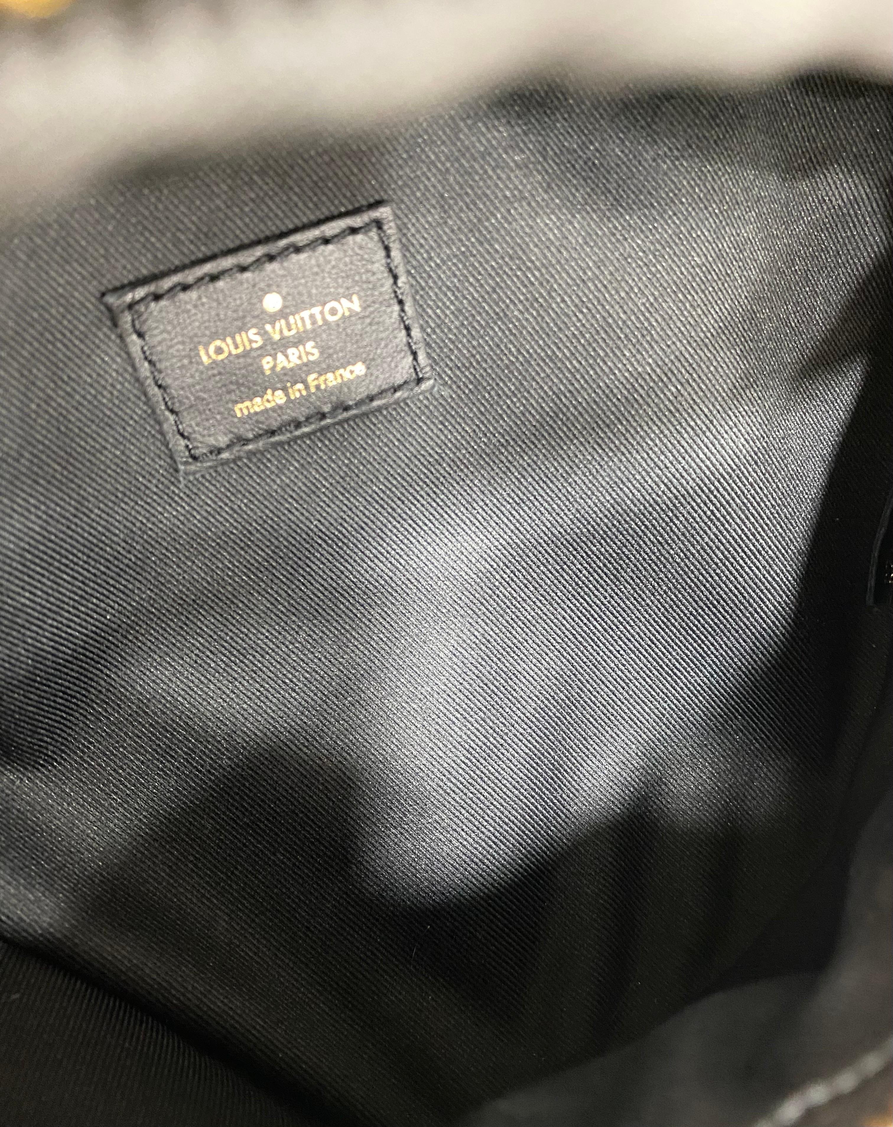 Women's Louis Vuitton New Wave Pouch Black 