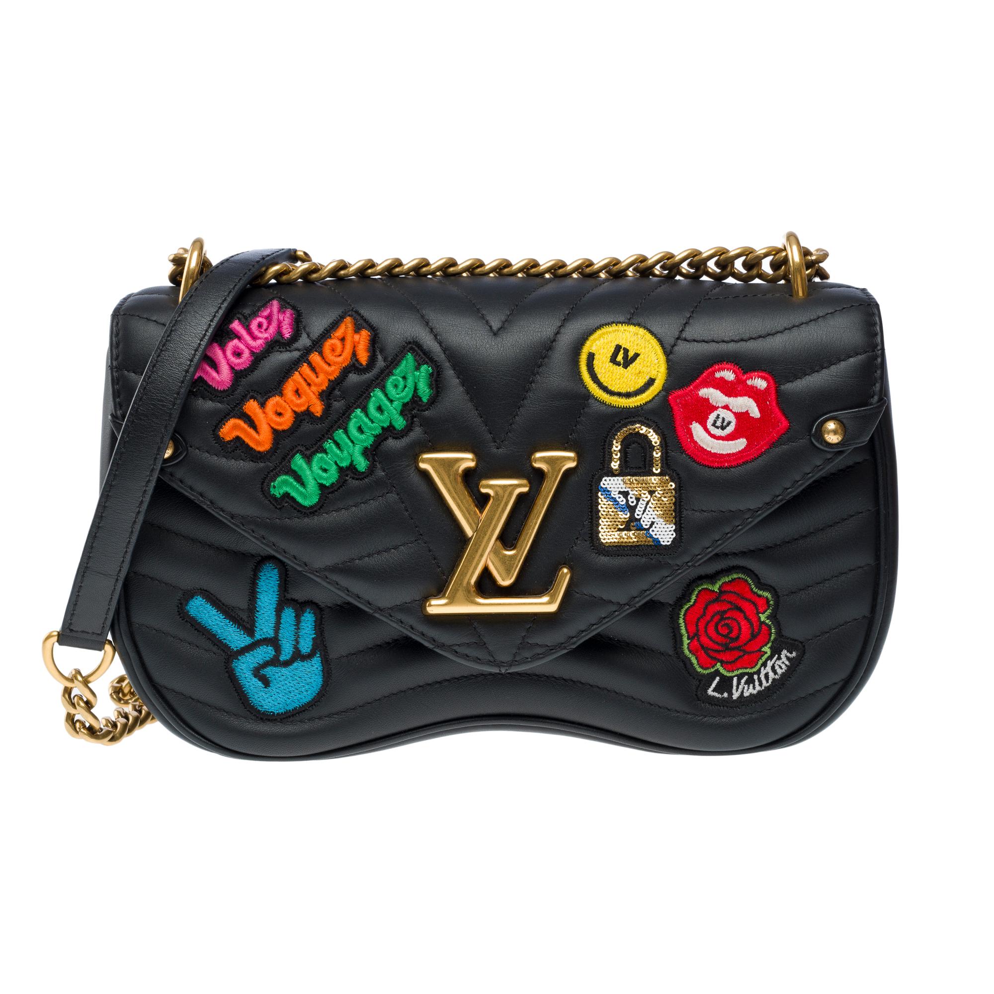 New Louis Vuitton New Wave MM shoulder bag in Black quilted calf leather, GHW In Excellent Condition For Sale In Paris, IDF