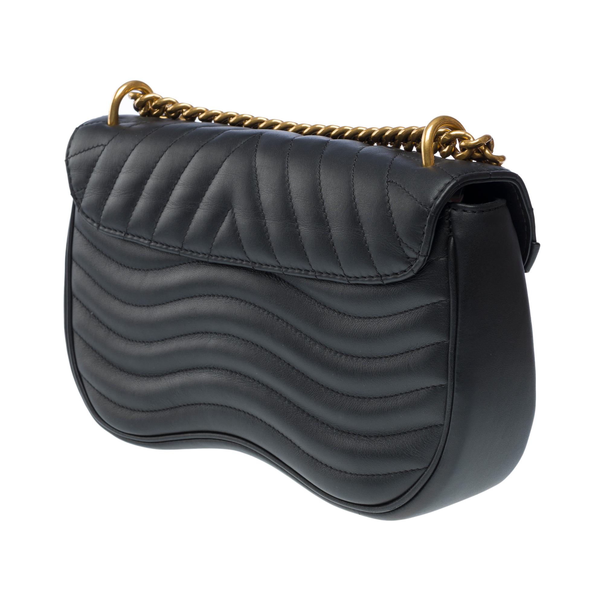 New Louis Vuitton New Wave MM shoulder bag in Black quilted calf leather, GHW For Sale 2