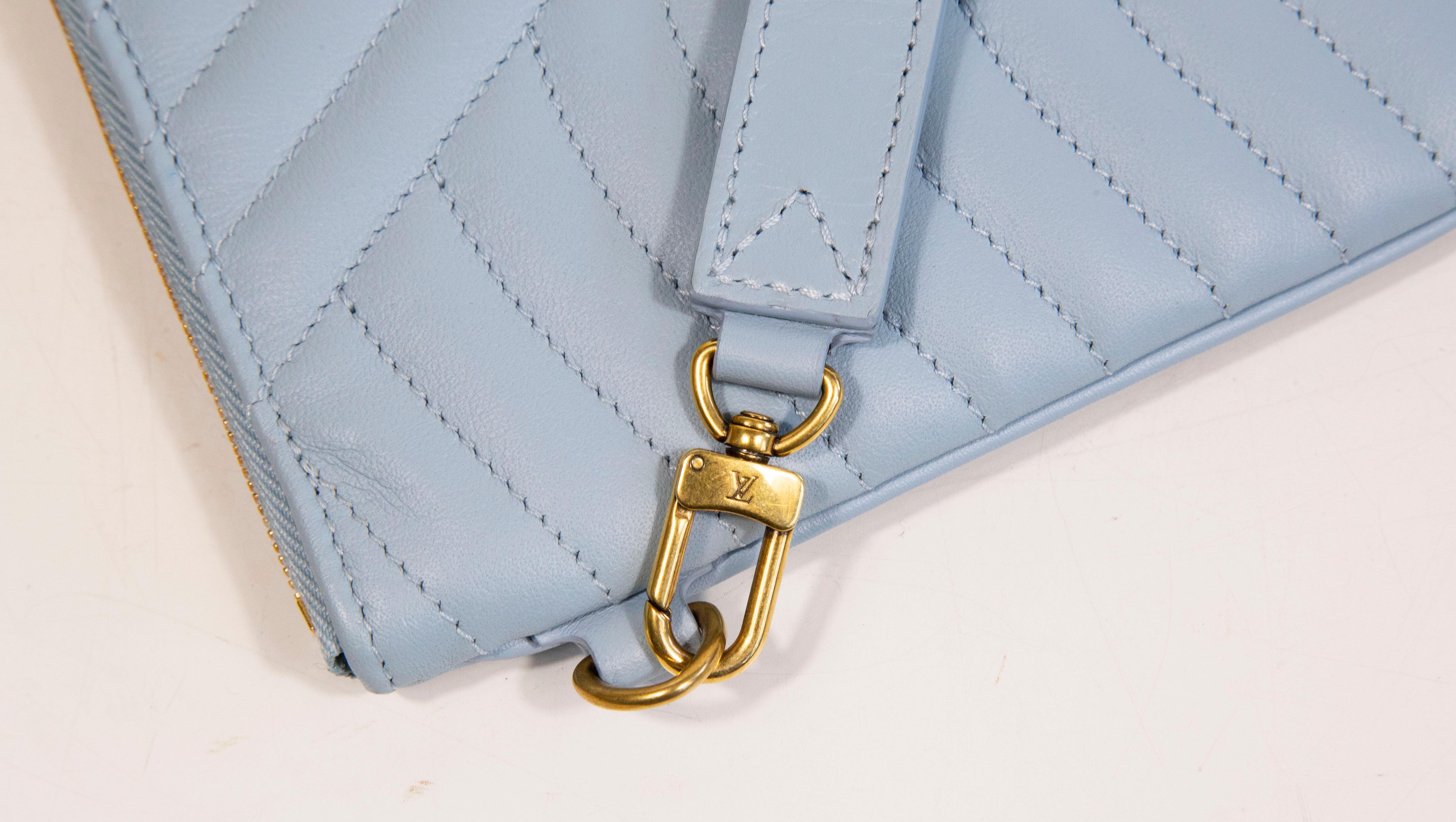 Louis Vuitton New Wave Zip Pochette in Porcelain Blue Leather 2019 For Sale 7