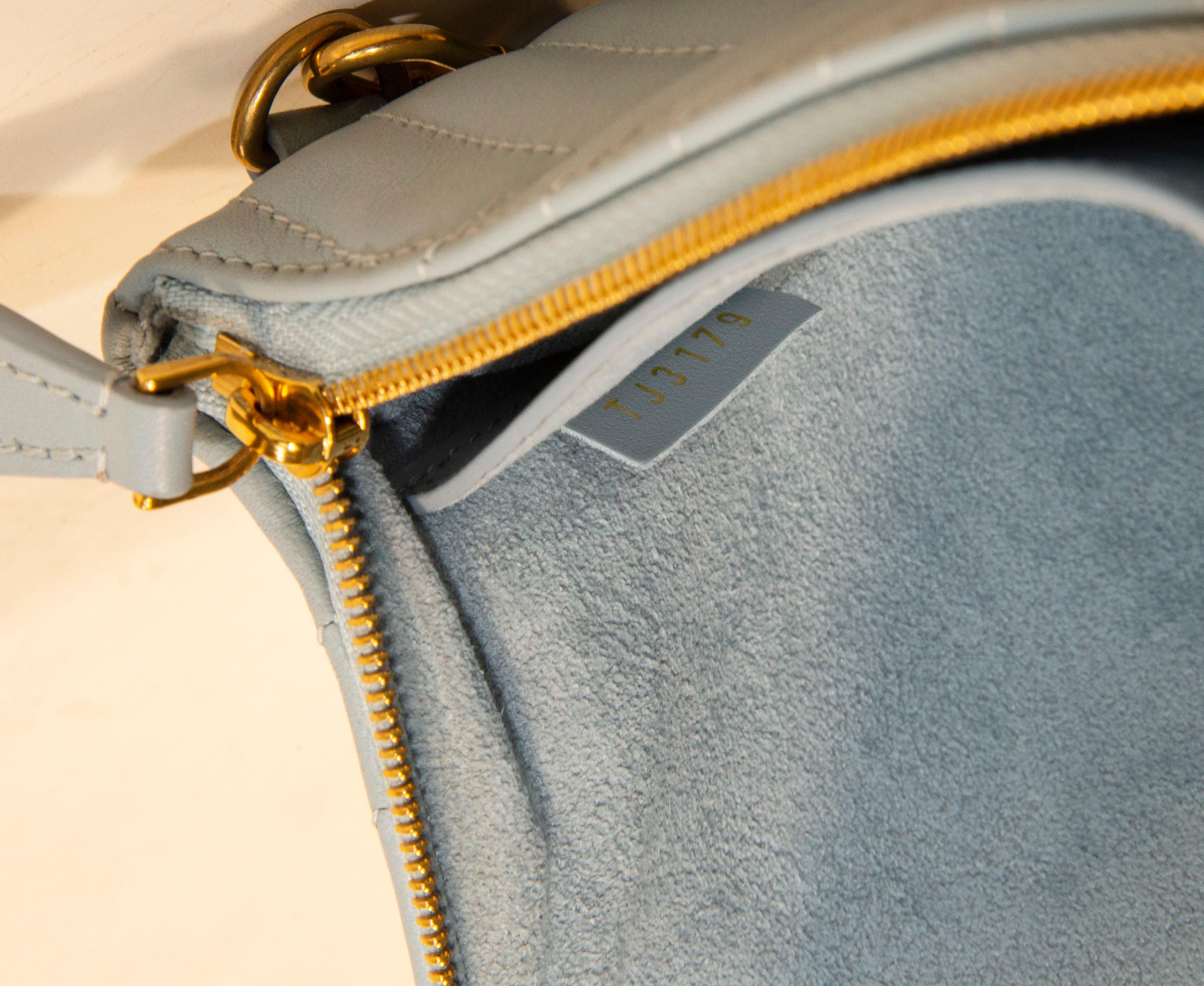 Louis Vuitton New Wave Zip Pochette in Porcelain Blue Leather 2019 For Sale 8