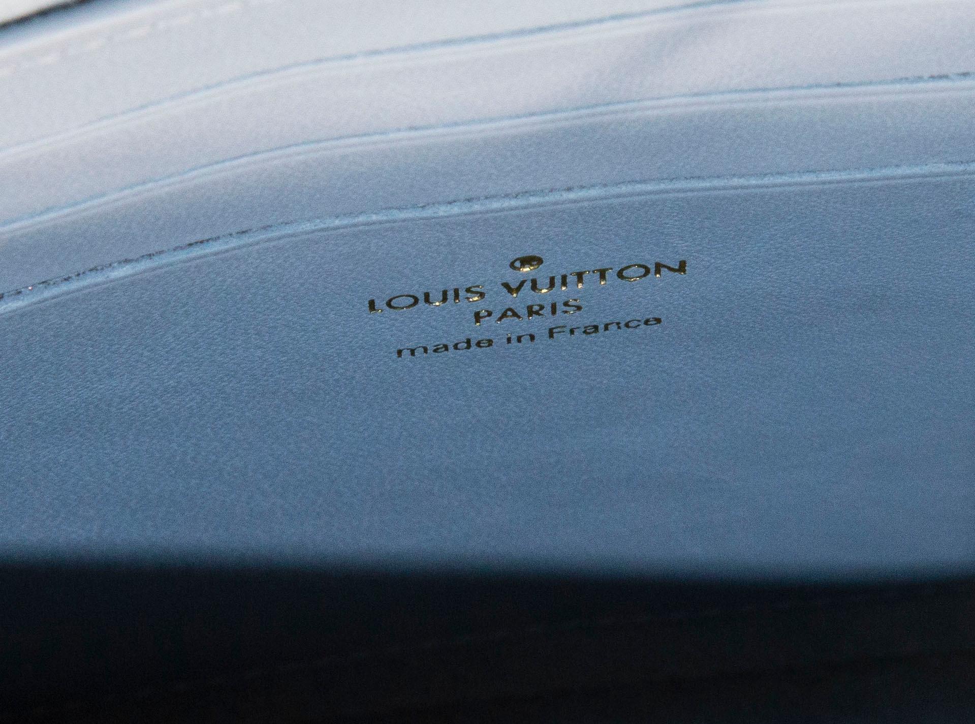 Louis Vuitton New Wave Zip Pochette in Porcelain Blue Leather 2019 For Sale 5