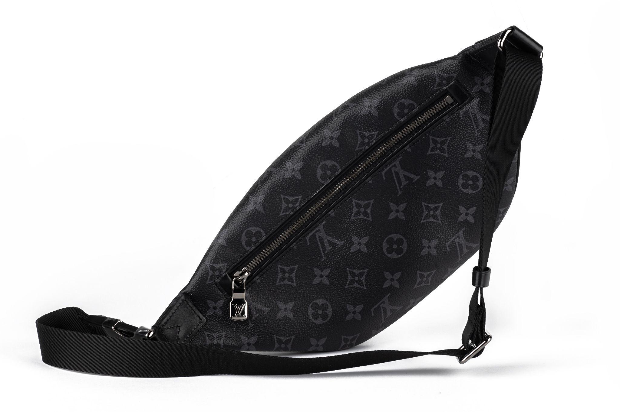 Women's Louis Vuitton NIB Gents Black Monogram Bumbag For Sale