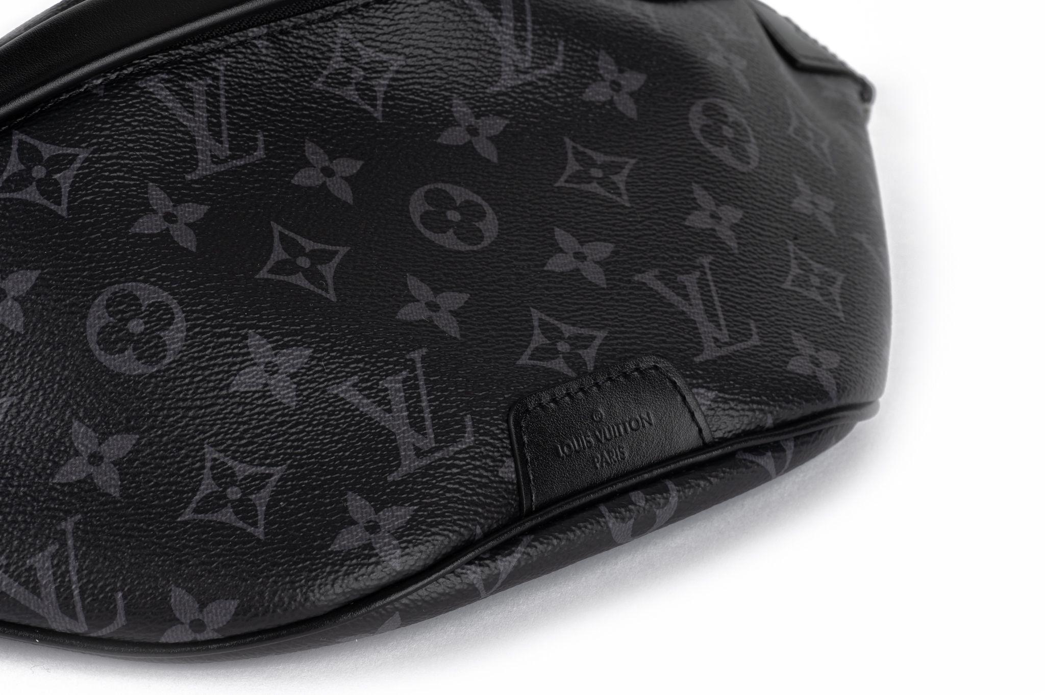 Louis Vuitton NIB Gents Black Monogram Bumbag For Sale 1