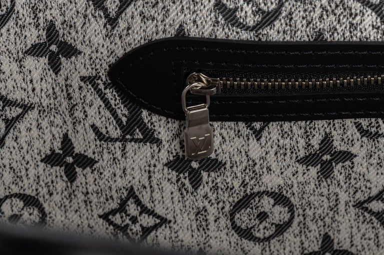 Neverfull clutch bag Louis Vuitton Black in Denim - Jeans - 34222204