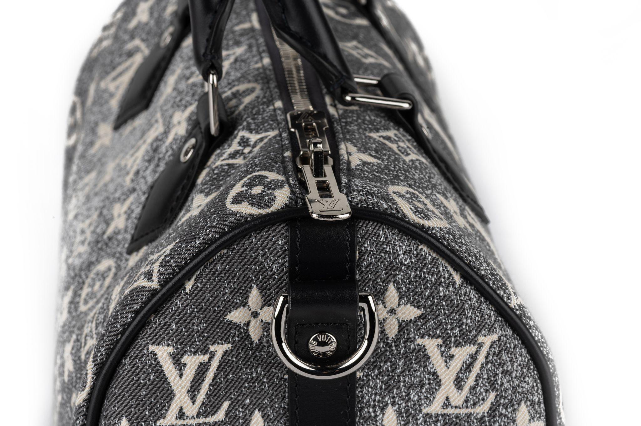 Louis Vuitton NIB Speedy 25 Grey Denim In New Condition For Sale In West Hollywood, CA