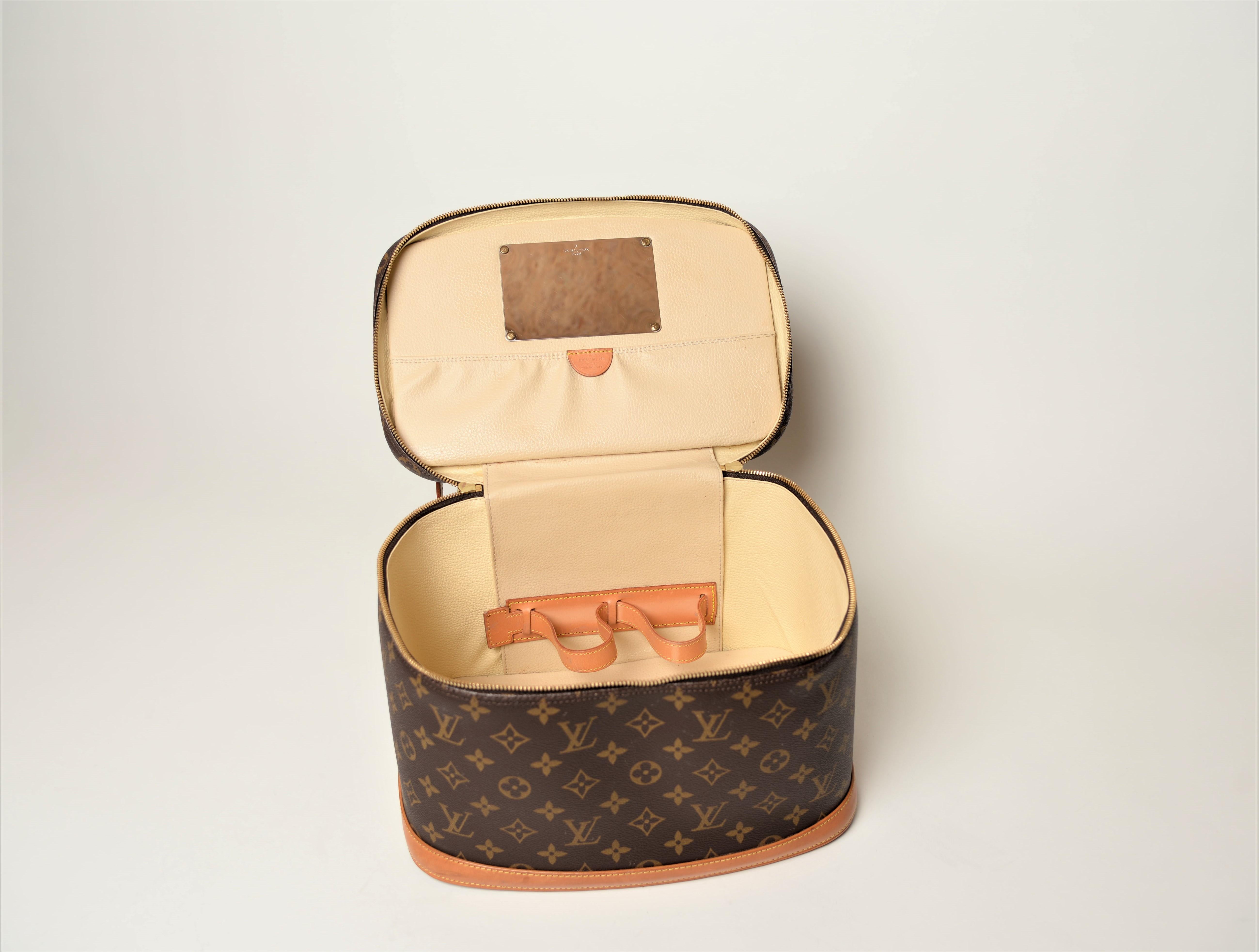 Louis Vuitton Nice Vanity Beauty Case Vintage  3