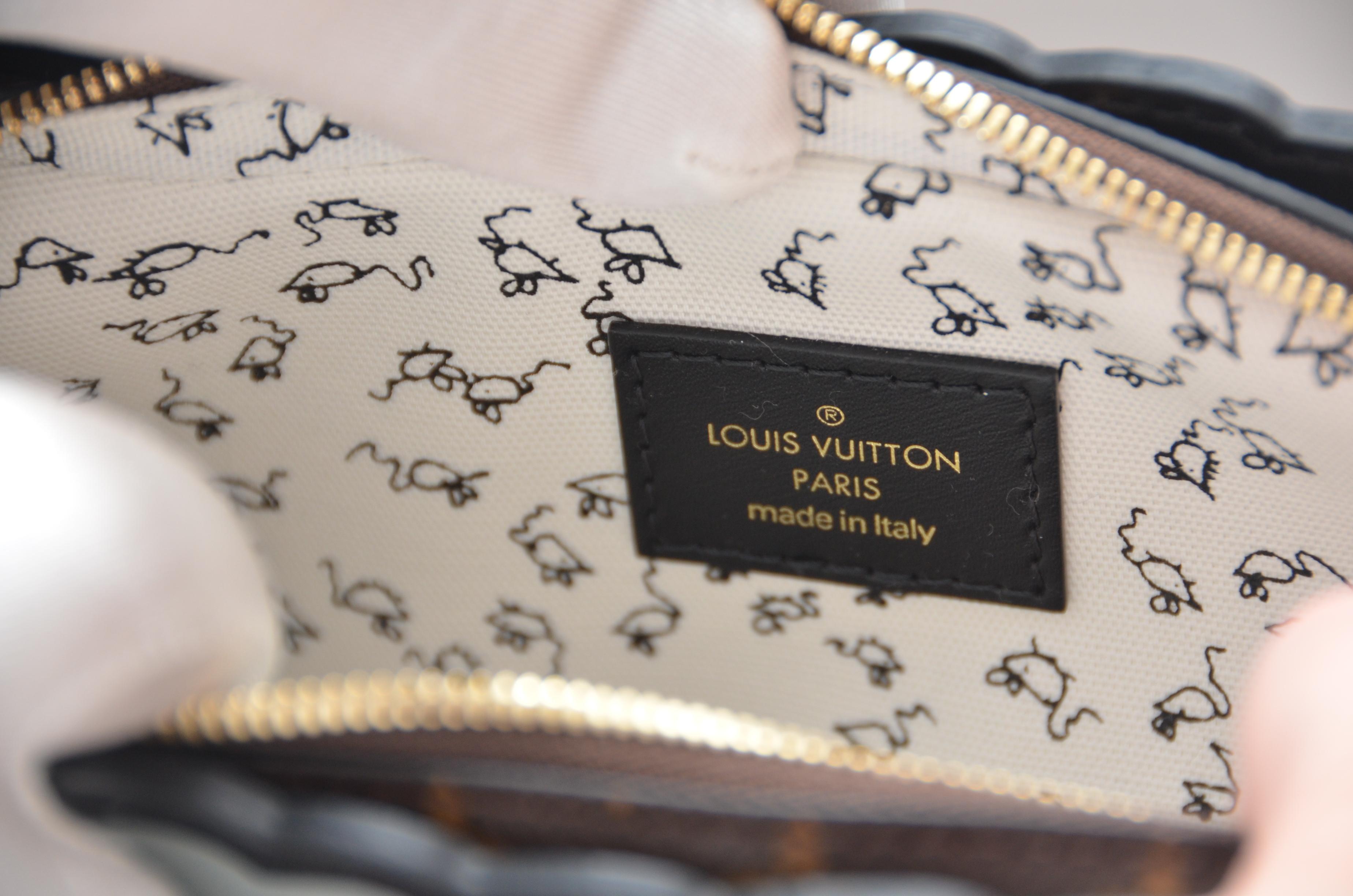 Gray Louis Vuitton Nicolas Ghesquière X Grace Coddington Cat Mouse Handbag '19 NEW