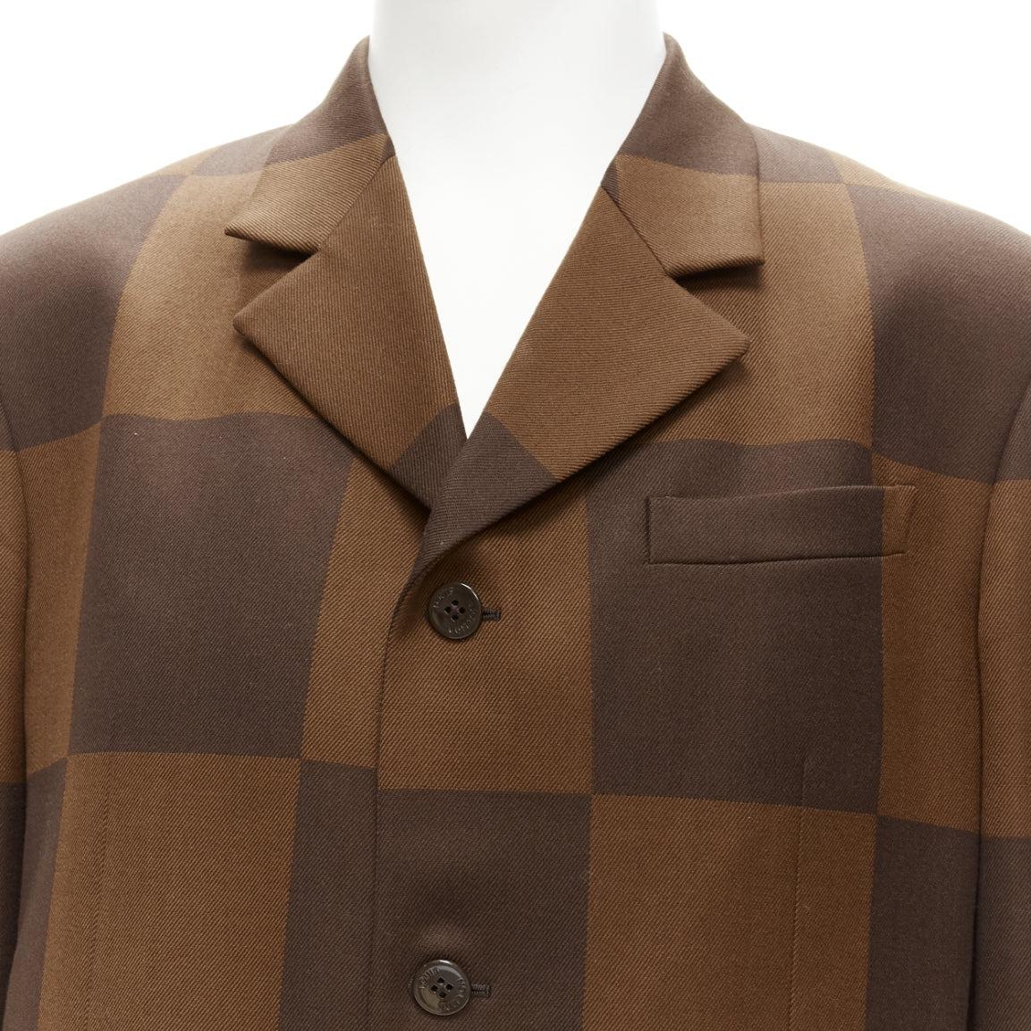 LOUIS VUITTON Nigo 2020 LV2 Runway Giant Damier wool blazer jacket FR52 XL
Reference: TGAS/D00800
Brand: Louis Vuitton
Collection: Nigo 2020 LV2 - Runway
Material: Wool, Blend
Color: Brown
Pattern: Checkered
Closure: Button
Lining: Brown