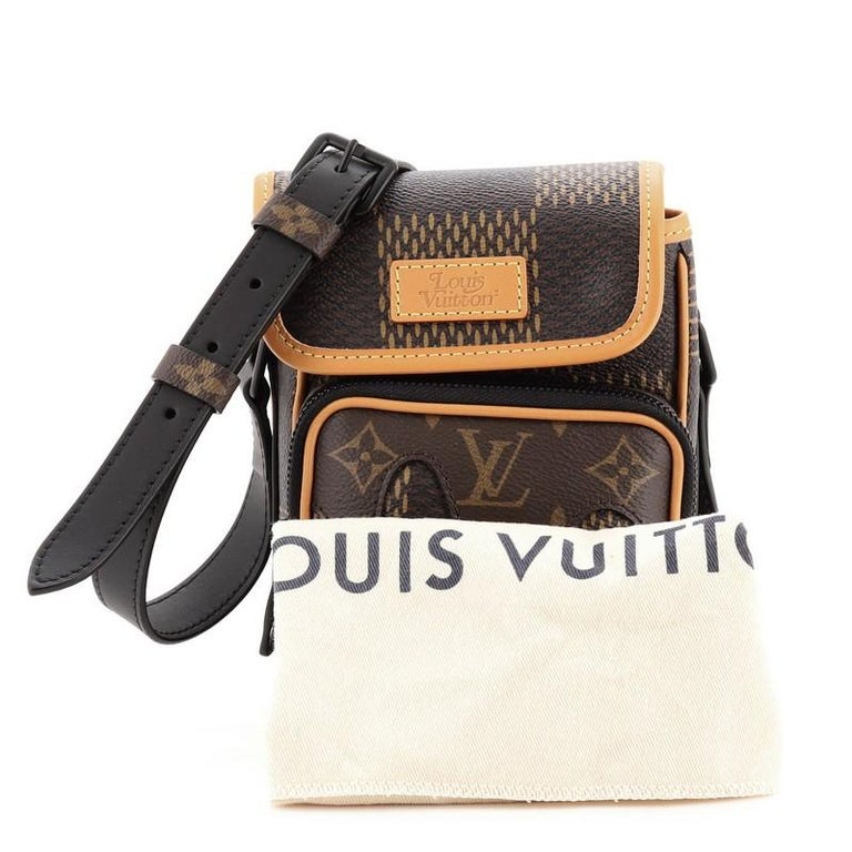 Louis Vuitton Nigo e Messenger Bag Limited Edition Giant Damier at  1stDibs