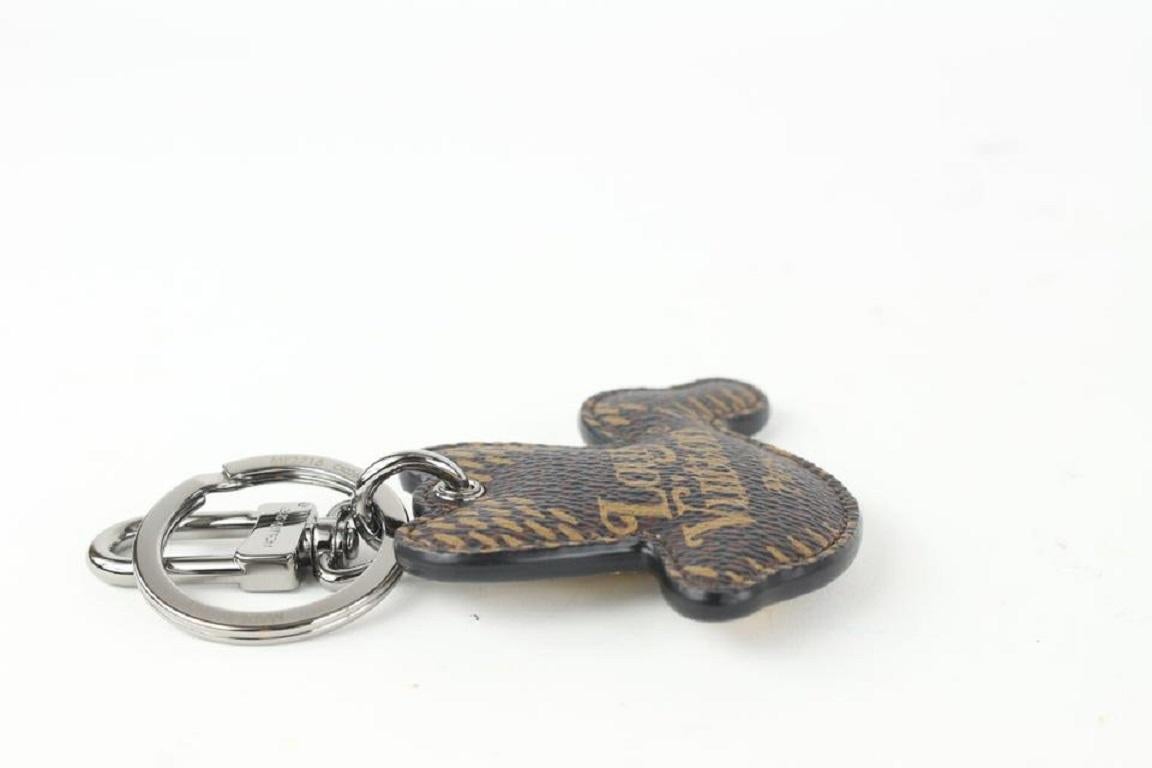 Louis Vuitton Nigo Damier Giant LV Made Duck Porte Cles Keychain Bag Charm 92lv7 For Sale 2