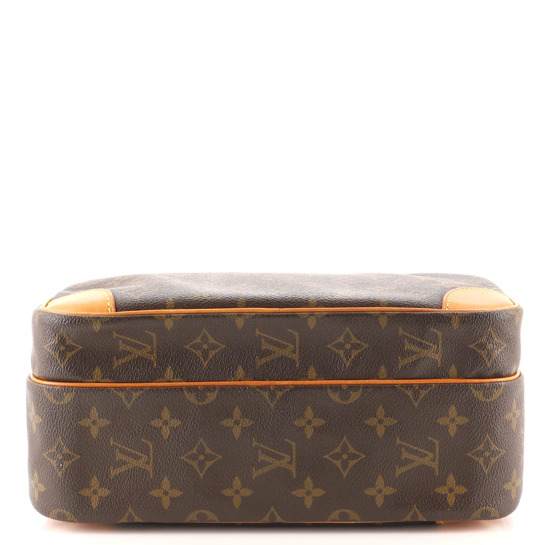 Louis Vuitton Nil Messenger Bag Monogram Canvas 28 In Good Condition In NY, NY