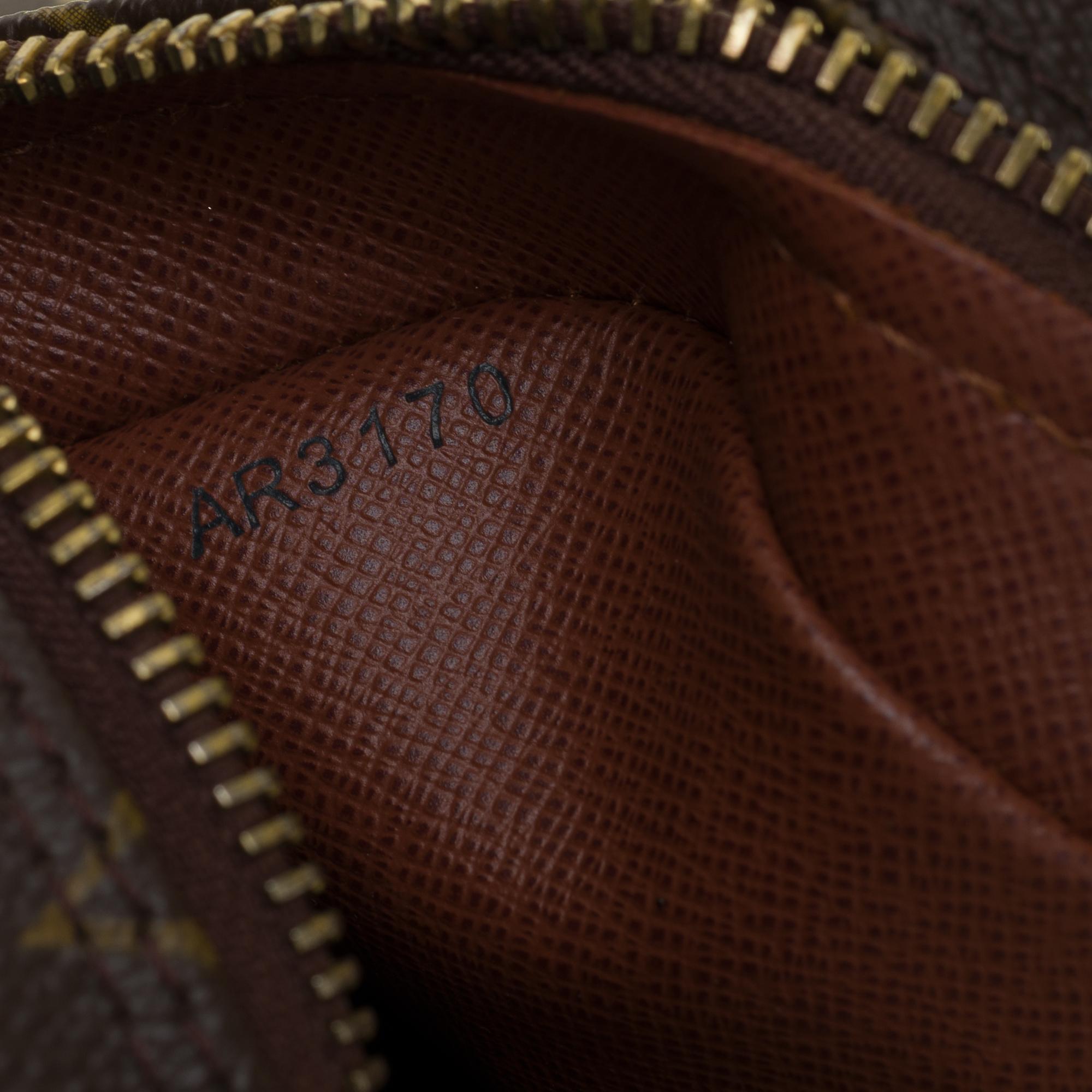 Black Louis Vuitton Nile Messenger shoulder bag in brown monogram canvas