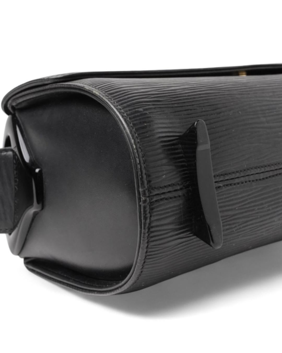 Louis Vuitton Nocturne PM Epi Nero en vente 6