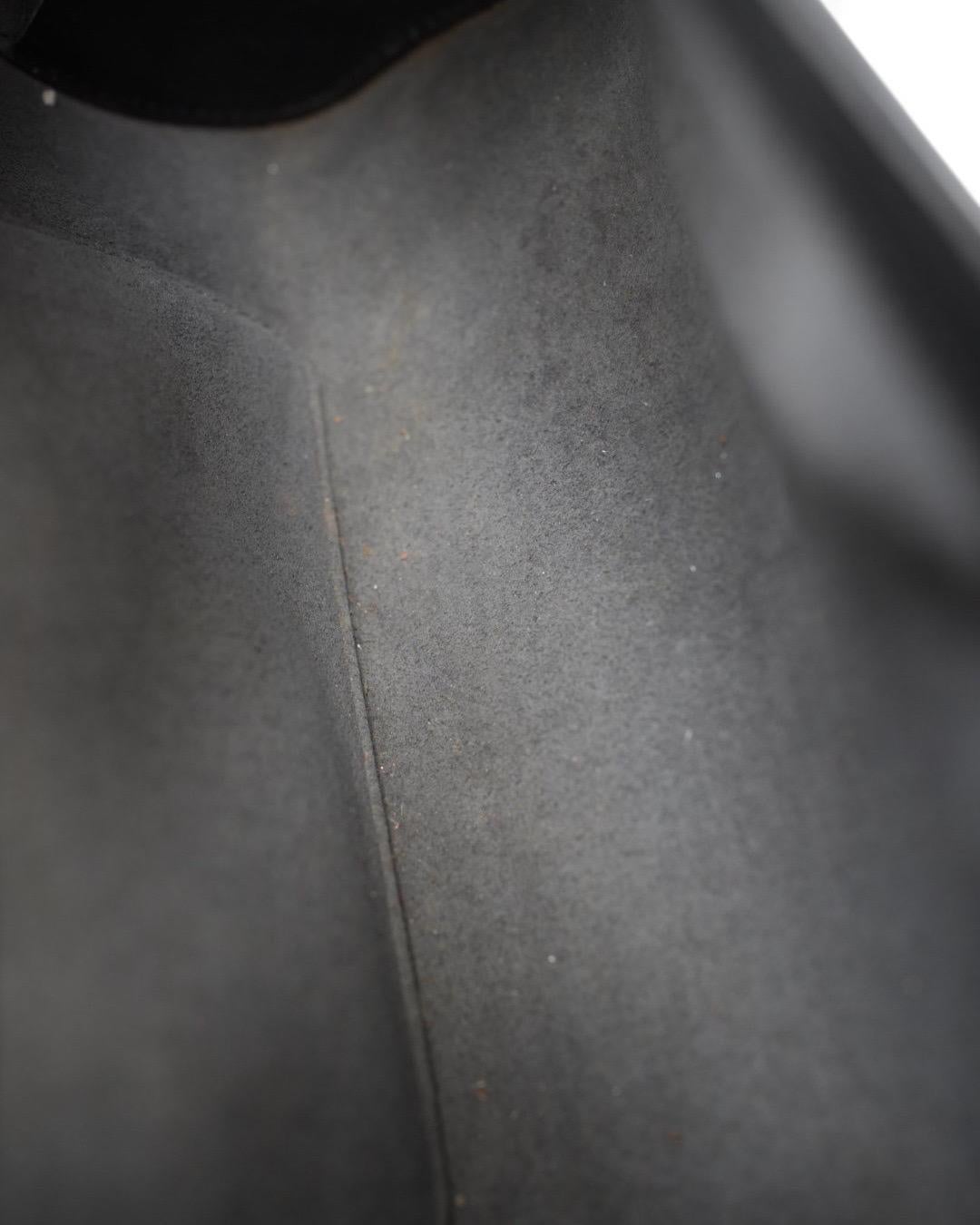 Louis Vuitton Nocturne PM Epi Nero en vente 11