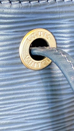 Louis Vuitton Noe Bucket Bag in Epi Leather Myrtille (Blue)