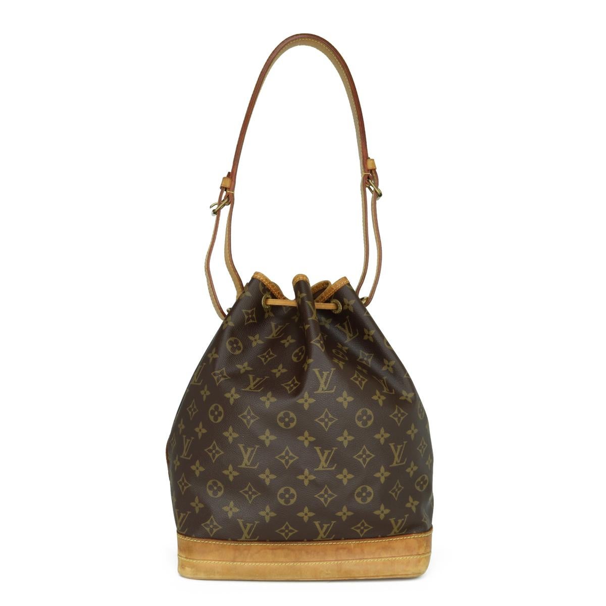 Louis Vuitton Noé Drawstring Bucket Bag in Monogram 2010.

This bag is in good condition. 

- Exterior Condition: Good condition. Light storage creasing to the canvas. The outside of the bag shows signs of wear - leather surface rubbing to four base