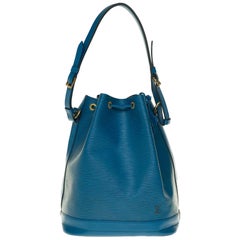 Louis Vuitton Noé Grand modele shoulder bag in blue epi leather, gold hardware