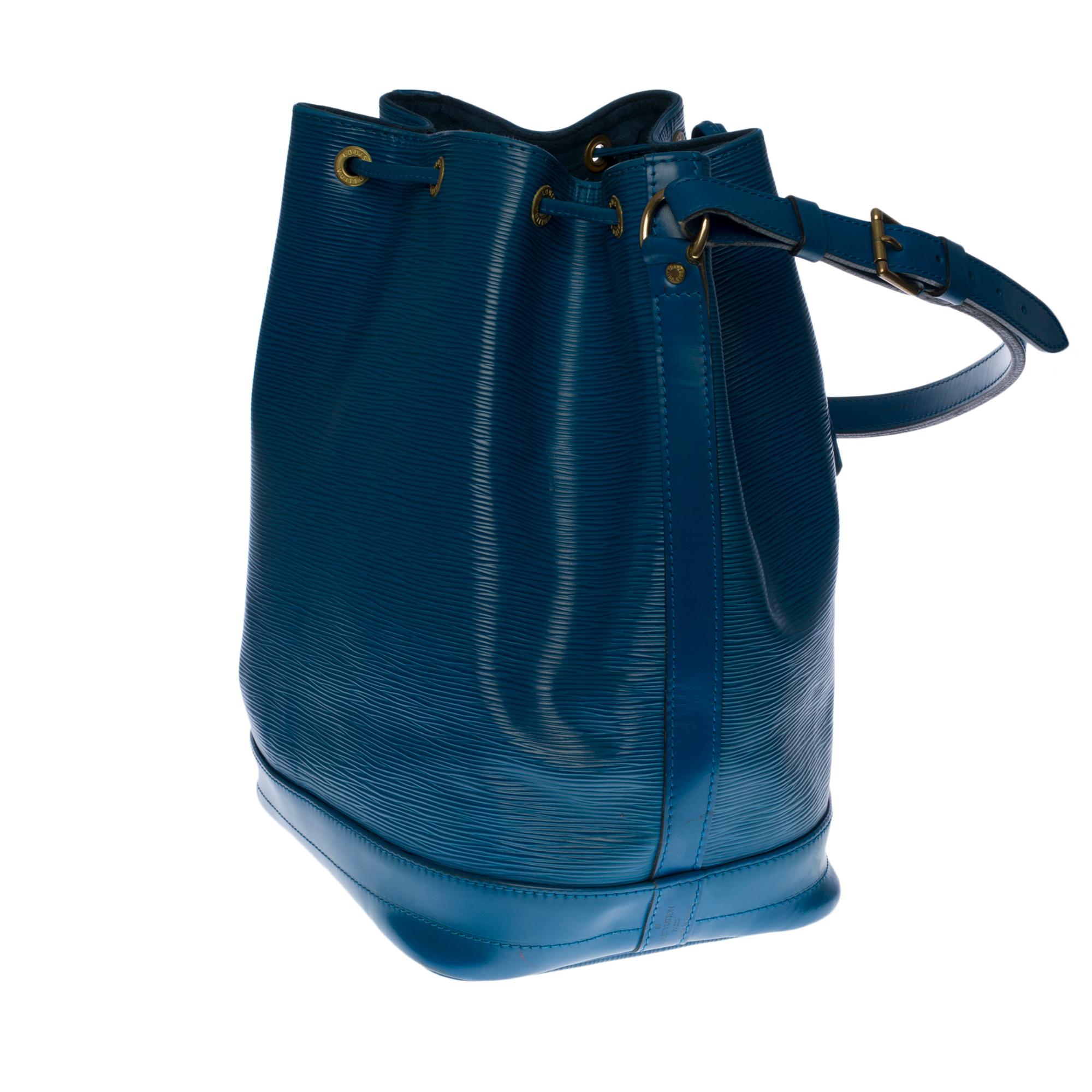 Louis Vuitton Noé Grand modele shoulder bag in blue epi leather with GHW In Good Condition In Paris, IDF