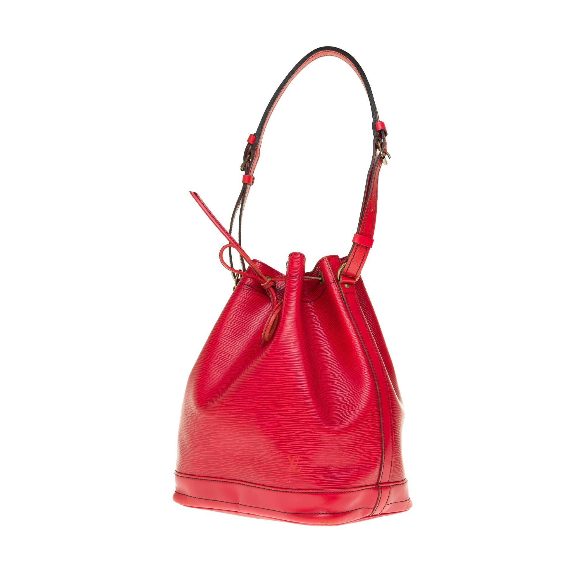 Red Louis Vuitton Noé Grand modele shoulder bag in red epi leather, gold hardware