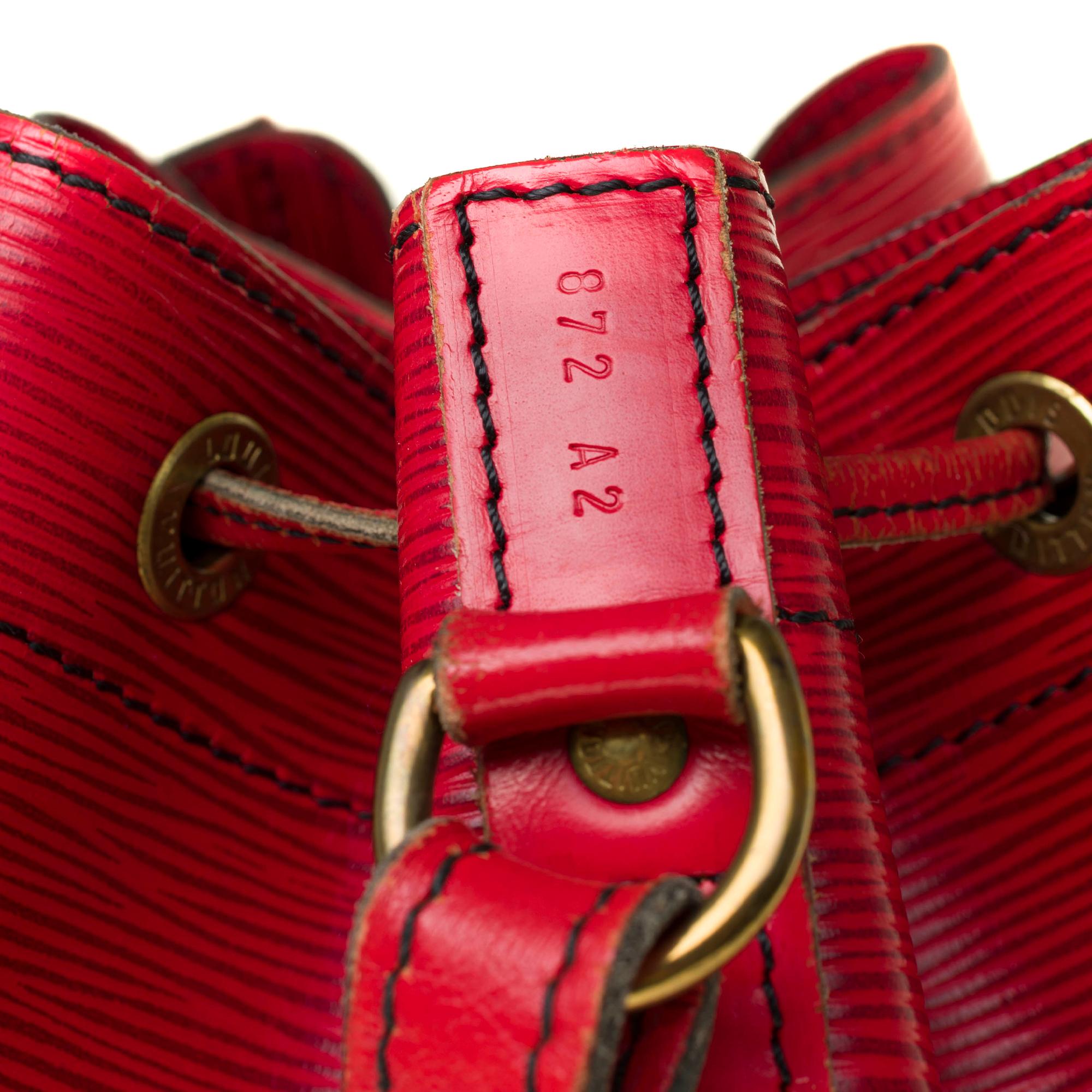 Louis Vuitton Noé Grand modele shoulder bag in red epi leather, gold hardware 1