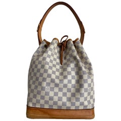 Louis Vuitton, Noé in beige leather