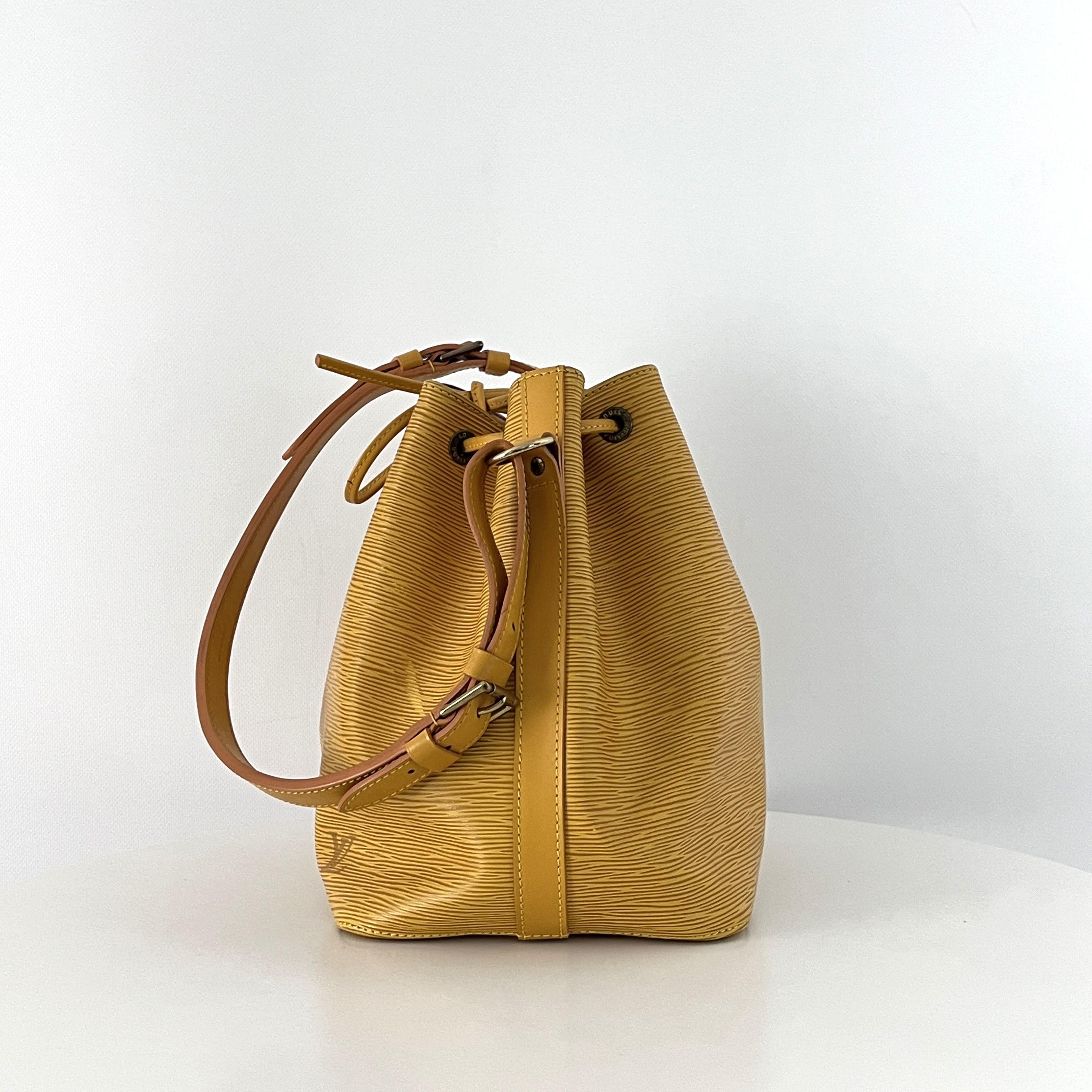 Louis Vuitton Noé Petit Sac Bucket Cuir Epi Jaune 1998 en vente 1