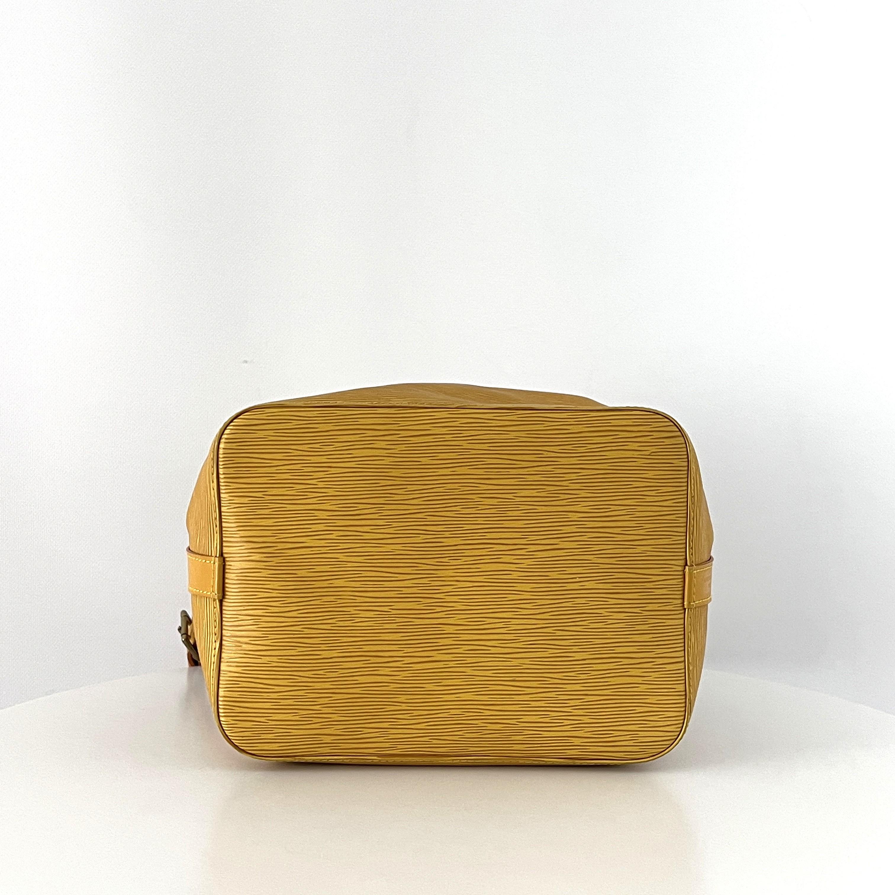 Louis Vuitton Noé Petit Sac Bucket Cuir Epi Jaune 1998 en vente 3