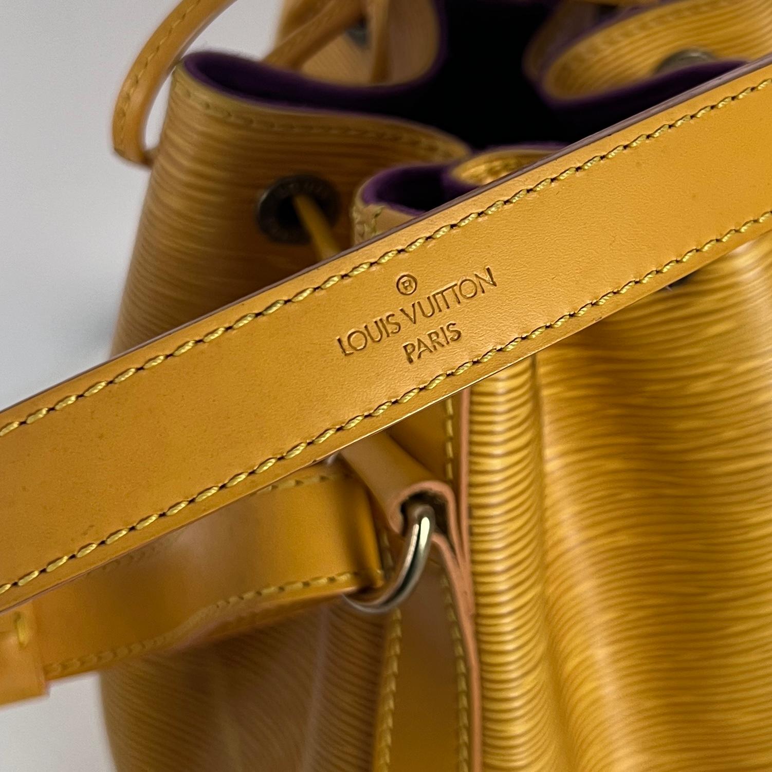 Louis Vuitton Noé Petit Sac Bucket Cuir Epi Jaune 1998 en vente 4