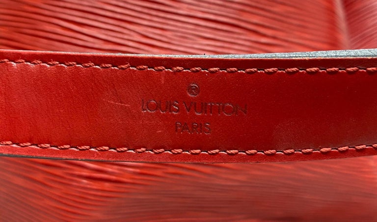 Louis+Vuitton+Petit+No%C3%A9+Black+Interior+Bucket+Bag+PM+Red+