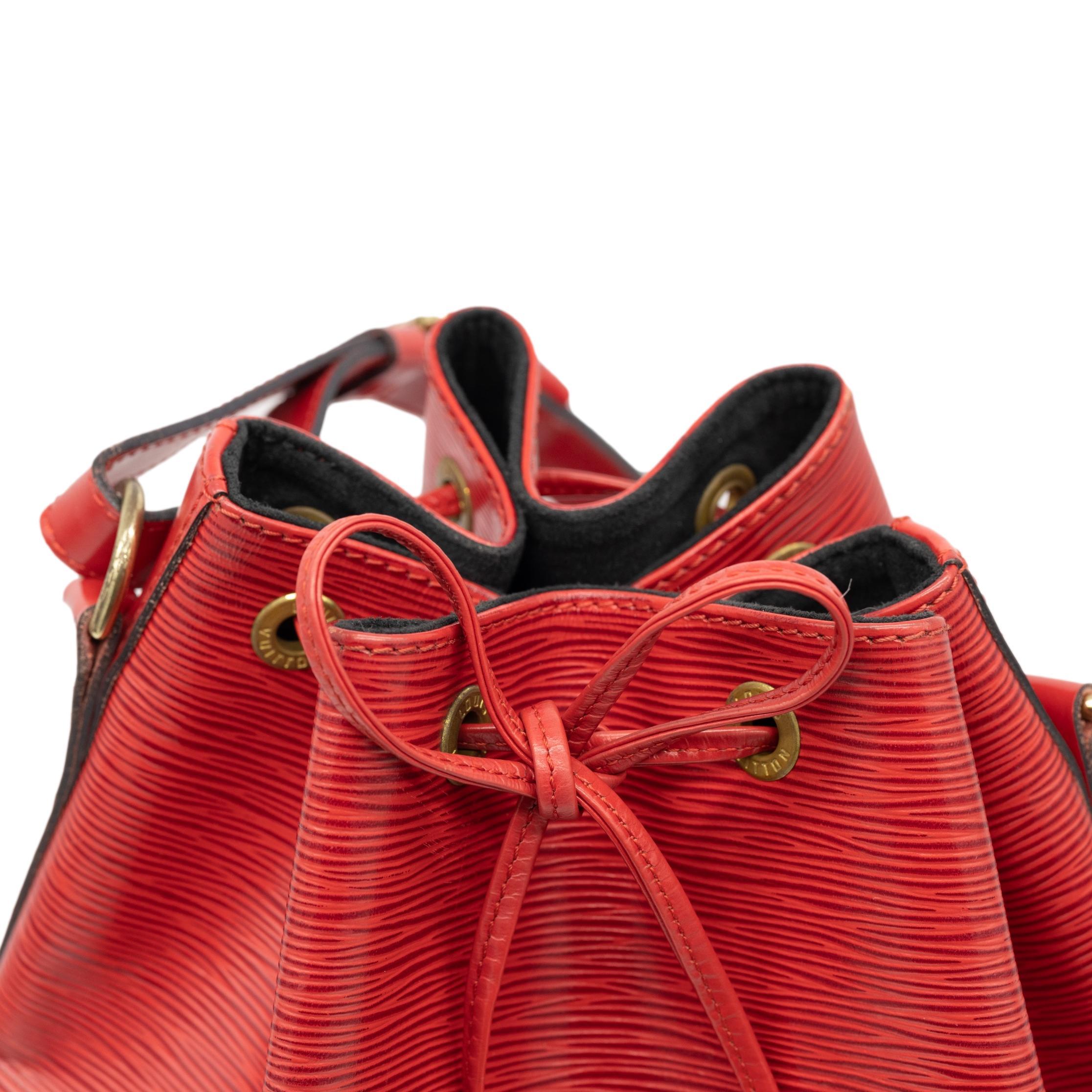 Louis Vuitton “Noe” PM Bucket Bag in Red EPI Leather Shoulder Bag, France 1993. 3